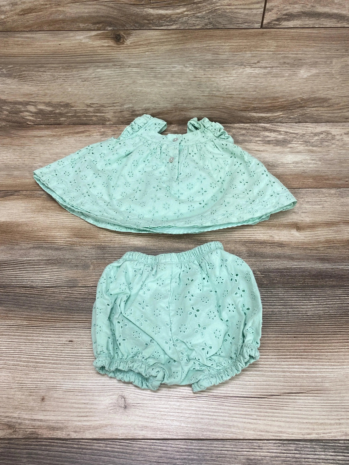 First Impressions Green 2pc Eyelet Top & Shorts sz 3-6m - Me 'n Mommy To Be