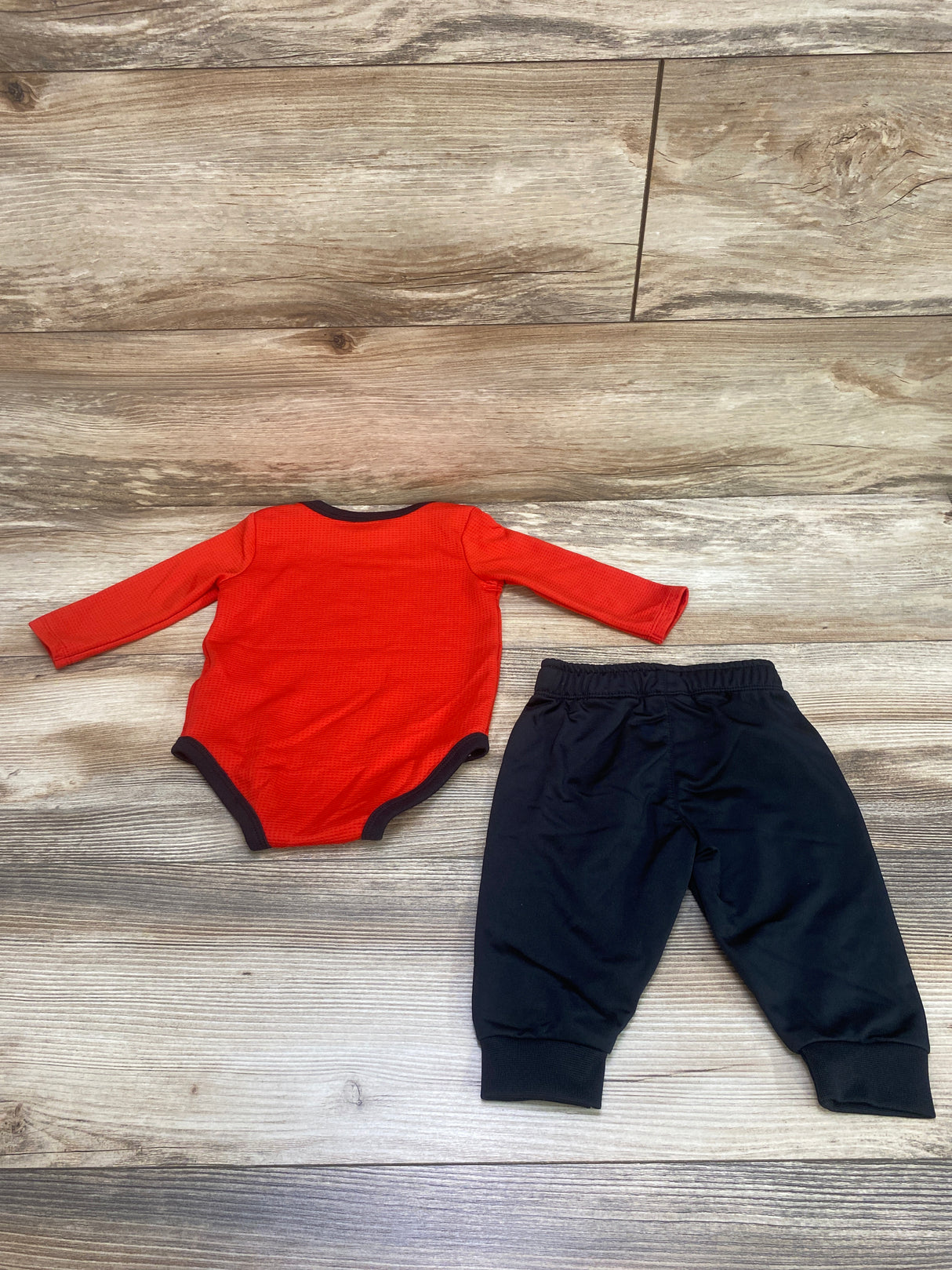 Nike Dri Fit 2pc Just Do It. Bodysuit & Pants Red sz 6m