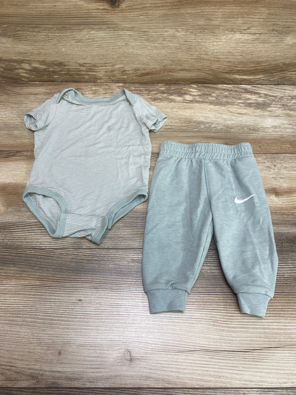 Nike 2pc Striped Bodysuit & Pants Green sz 3m