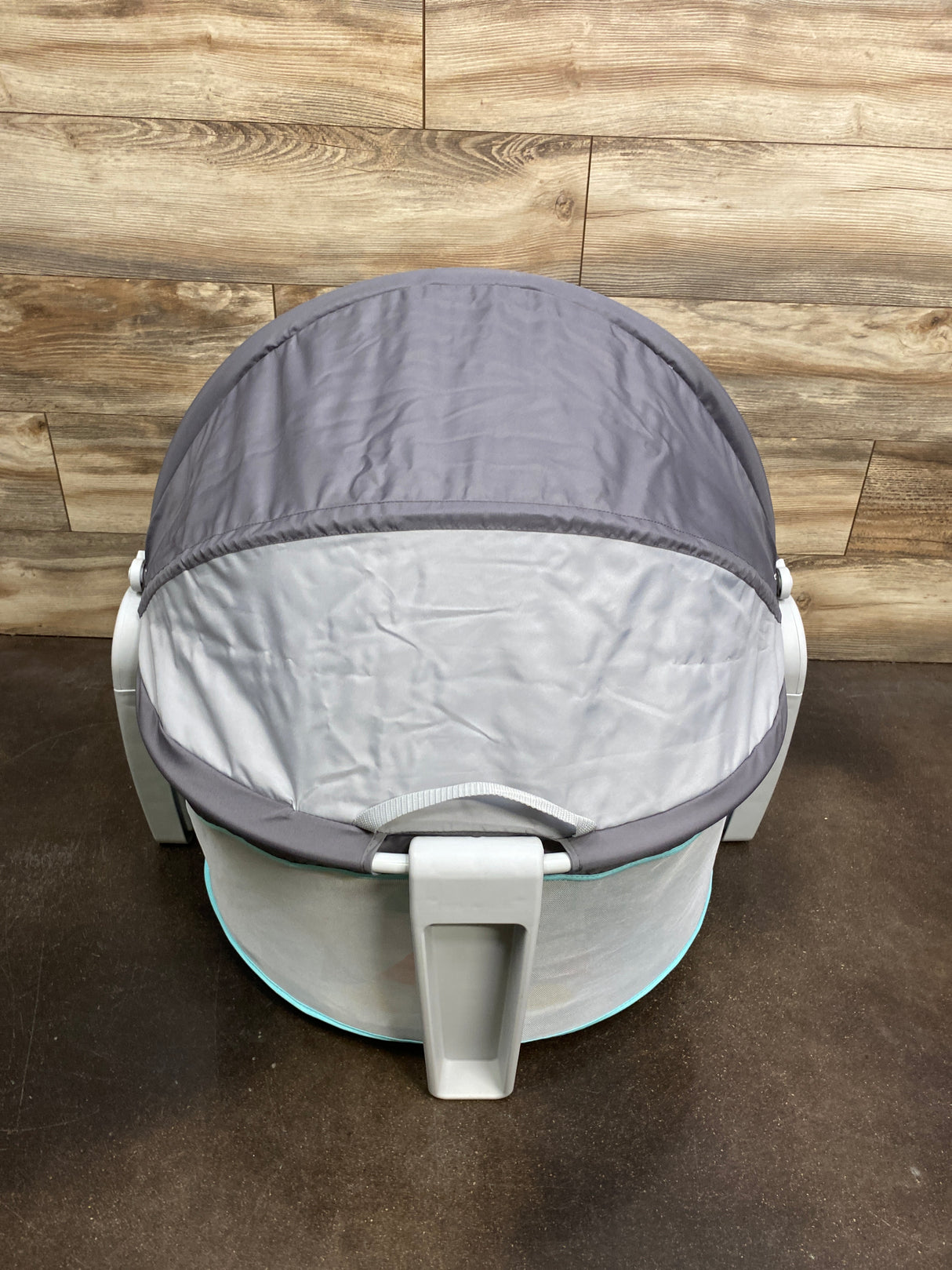 NEW Fisher Price On-The-Go Baby Dome in Windmill