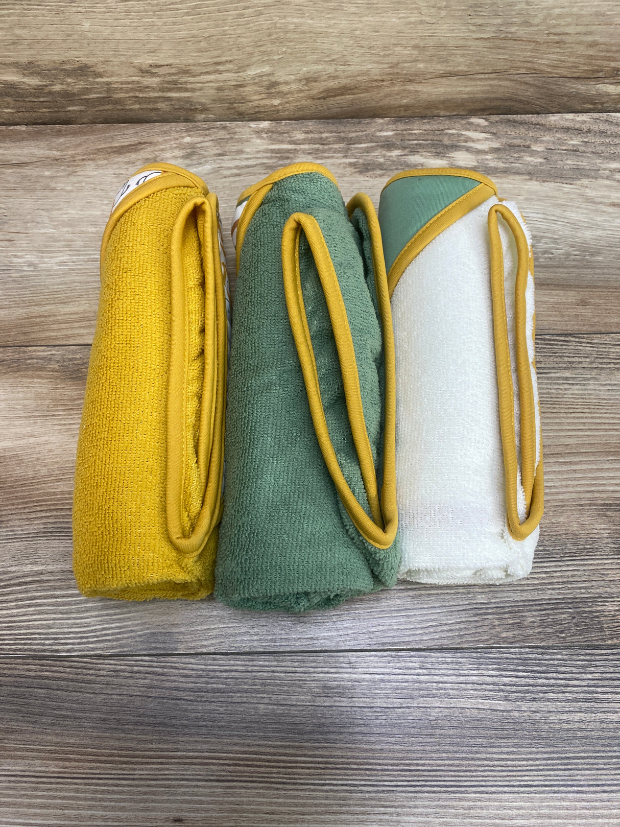 NWoT Hooded Bath Towels 3Pk 'Wild One' Green/Yellow/White