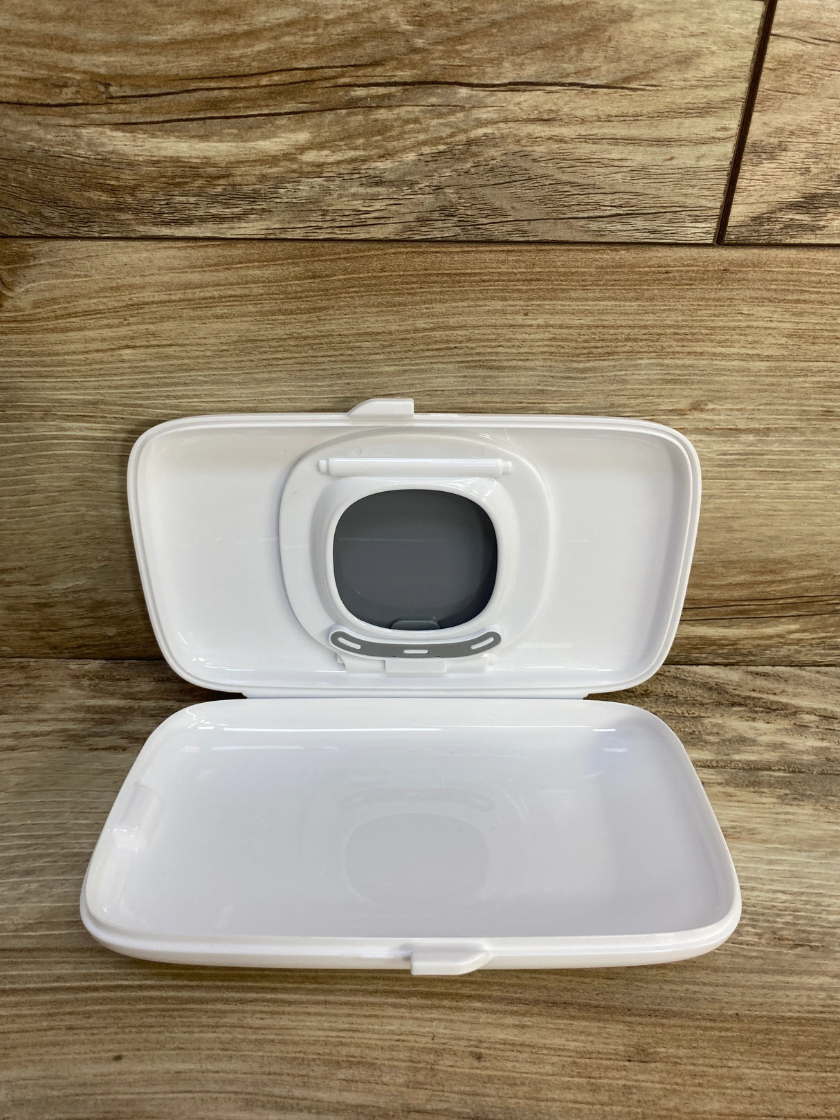 OXO Tot On-The-Go Wipes Dispenser White - Me n Mommy To Be