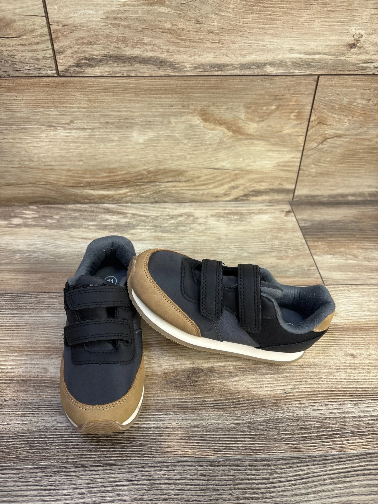 Cat & Jack Charlie Retro Sneakers Black sz 11c