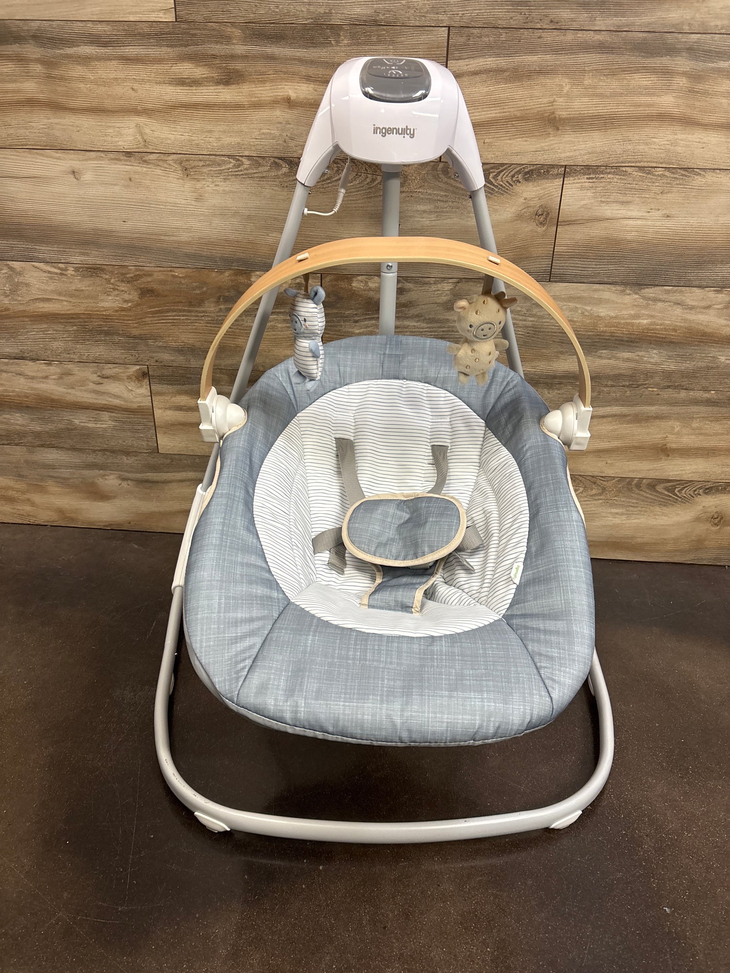 Ingenuity SimpleComfort Compact Swing with Wood Toy Bar - Chambray*