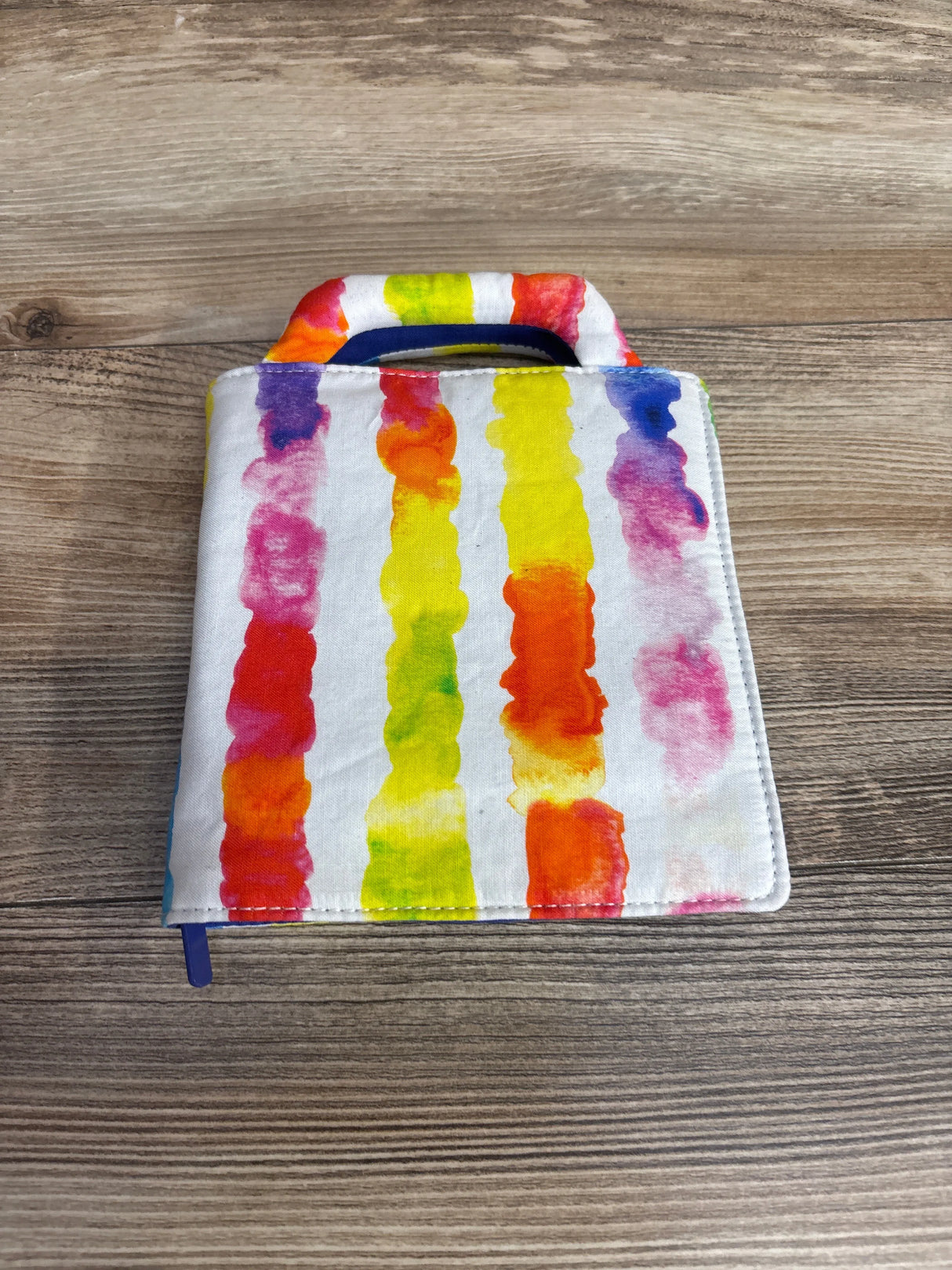 Lovevery Anywhere Art Kit With Washable Tempera Paintsticks