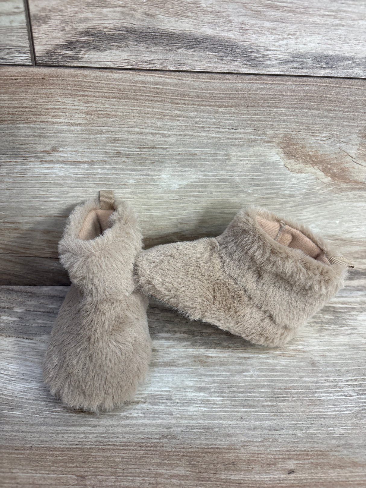 Old Navy Soft Sole Faux Fur Booties Tan sz 3/4c