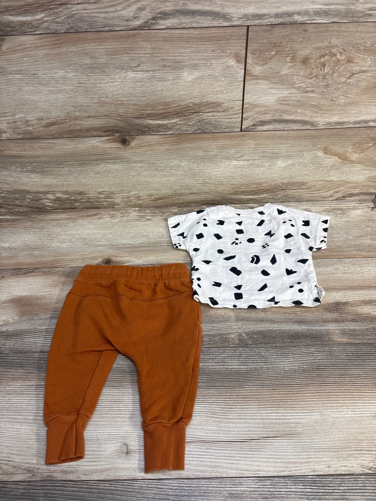 2pc Short Sleeve Shirt & Jogger Set White sz 12m