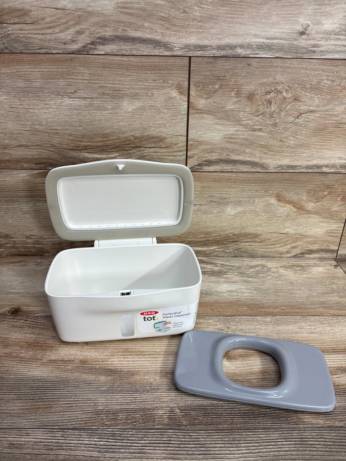 OXO Tot Perfect Pull Wipes Dispenser White