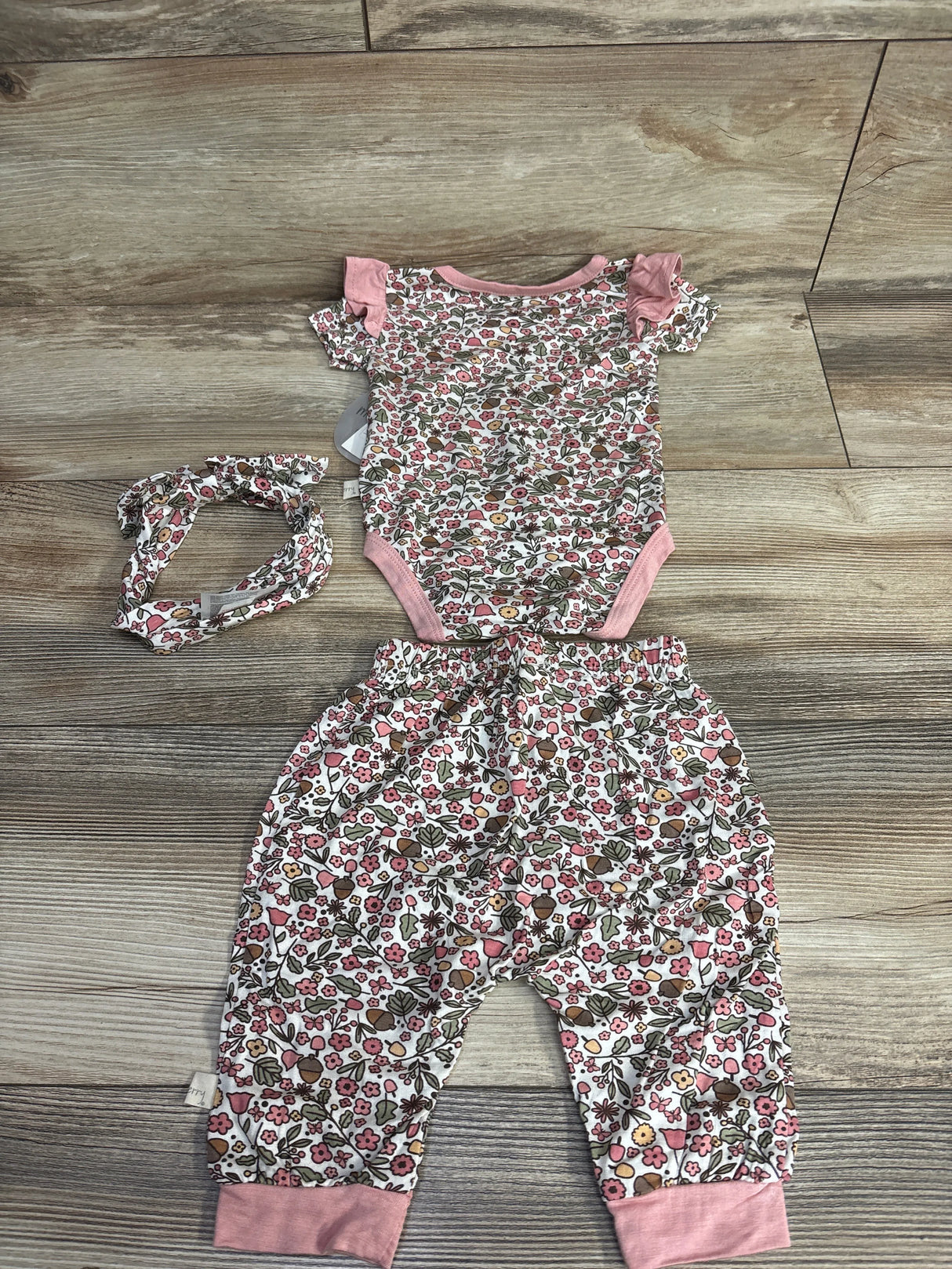 NEW Milkberry 3pc Floral Bodysuit Set White sz 3-6m