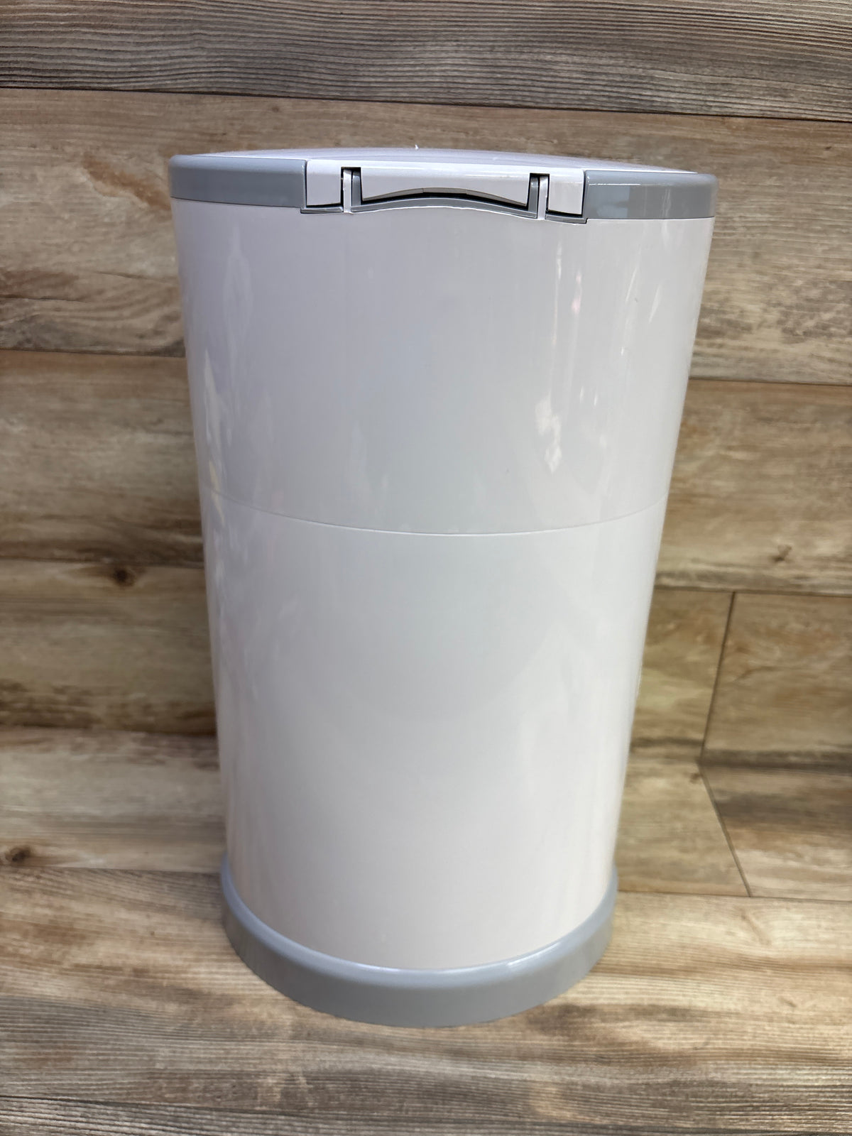 Dekor Plus Hands-Free Diaper Pail