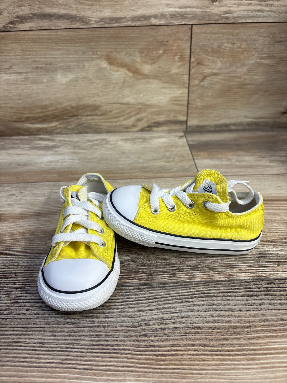 Converse Chuck Taylor All Star Low Top Sneakers Yellow sz 7c
