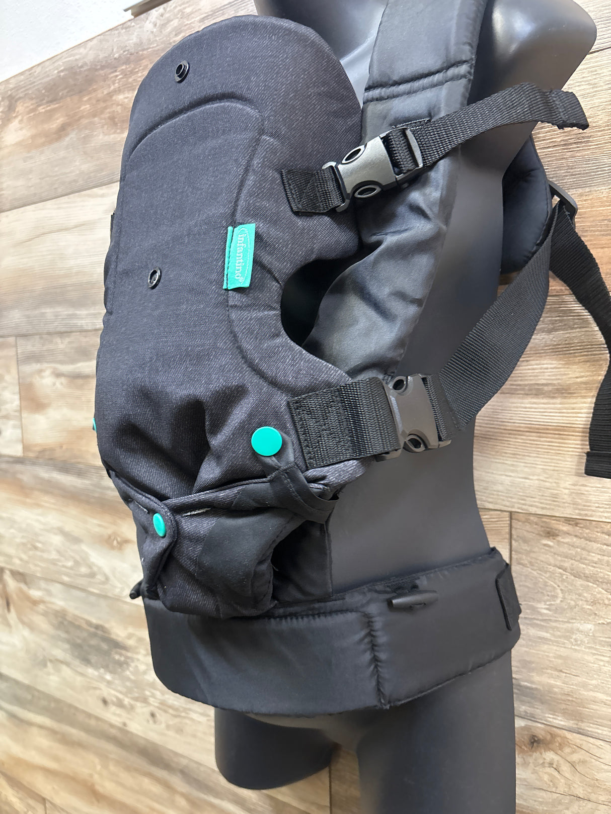 Infantino Flip 4-In-1 Convertible Baby Carrier 8-32lbs