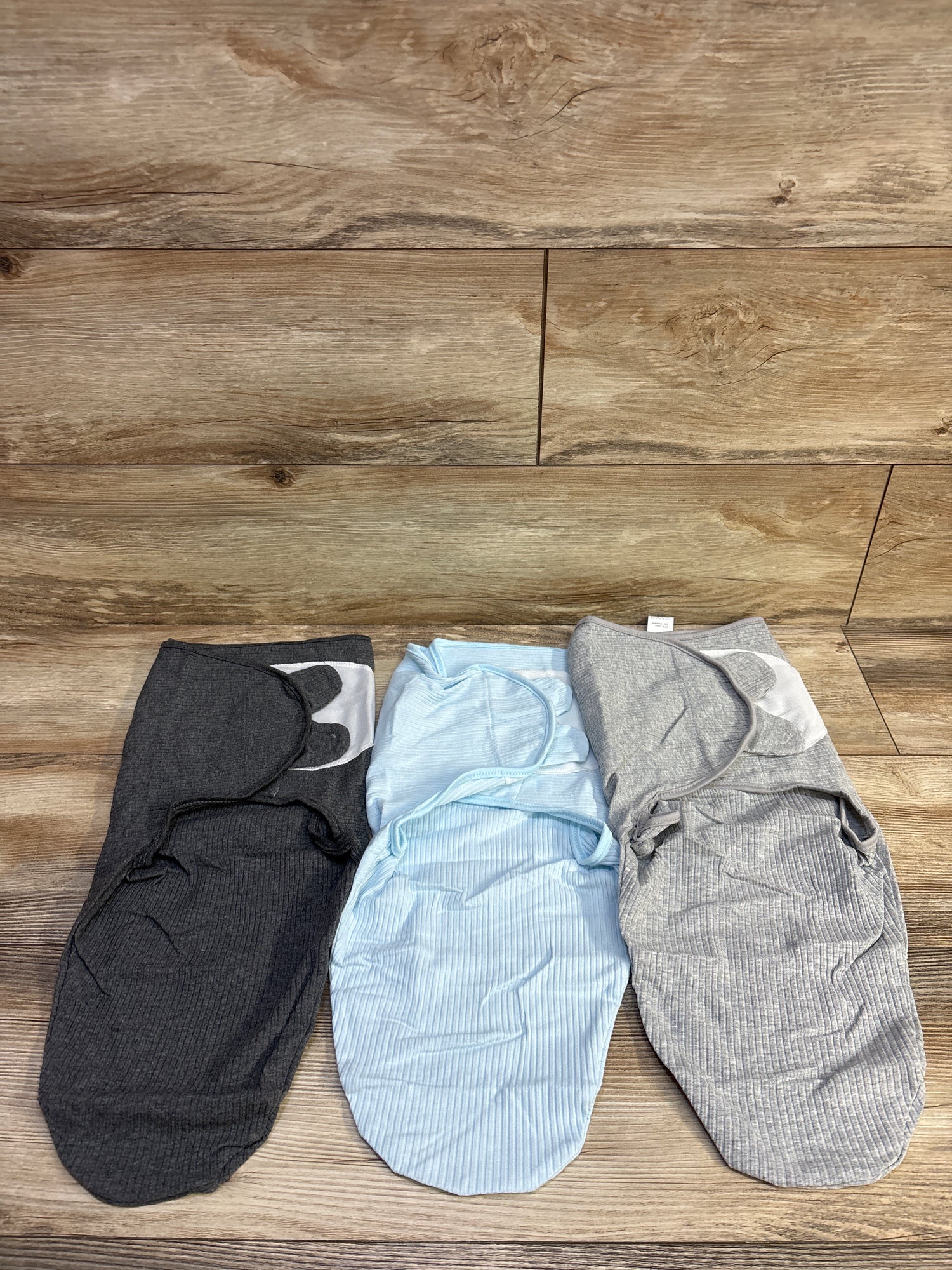 NWOT 3pk Ribbed Swaddle Wraps Grey sz 0-3m