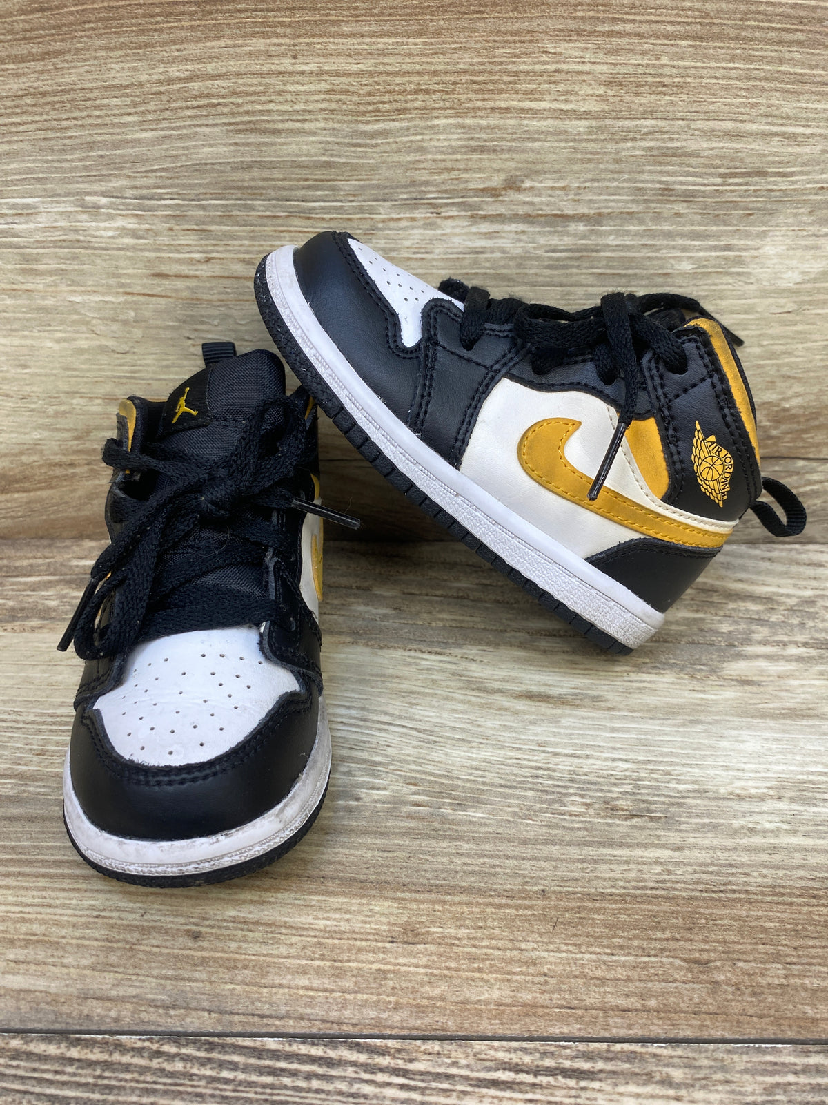 Air Jordan 1 Mid TD 'Black University Gold' Sneakers sz 7c