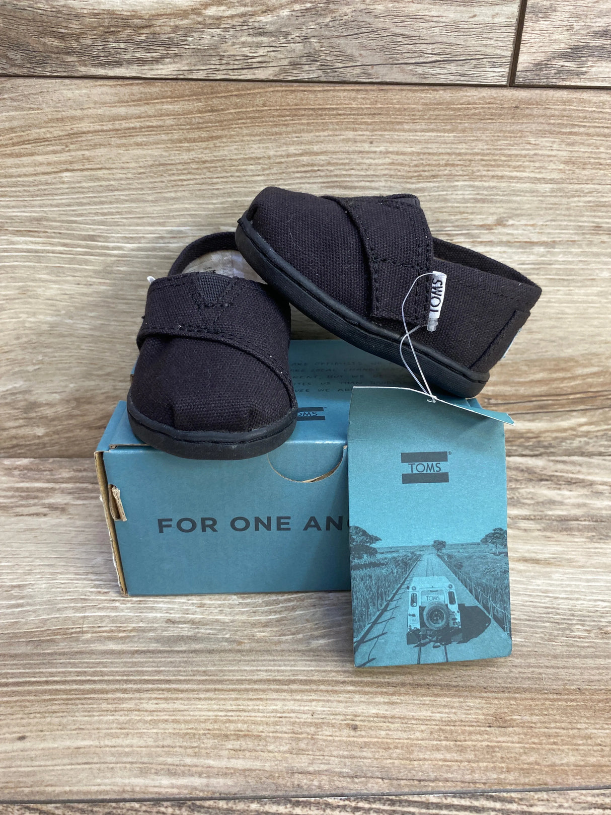 NEW TOMS Tiny Canvas Classic Slip-On Shoes sz 3c