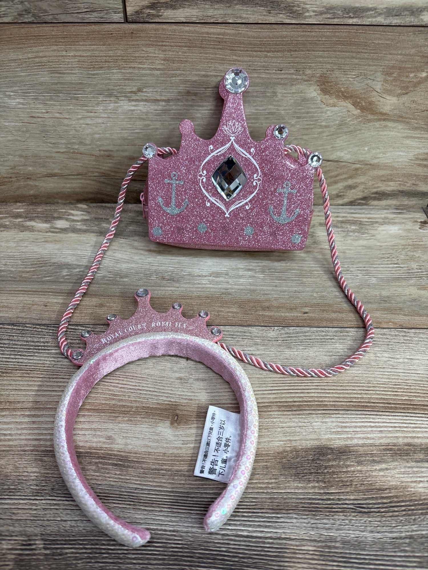 Disney Cruise Line Royal Court 2pc Crossbody Bag & Crown Set Pink