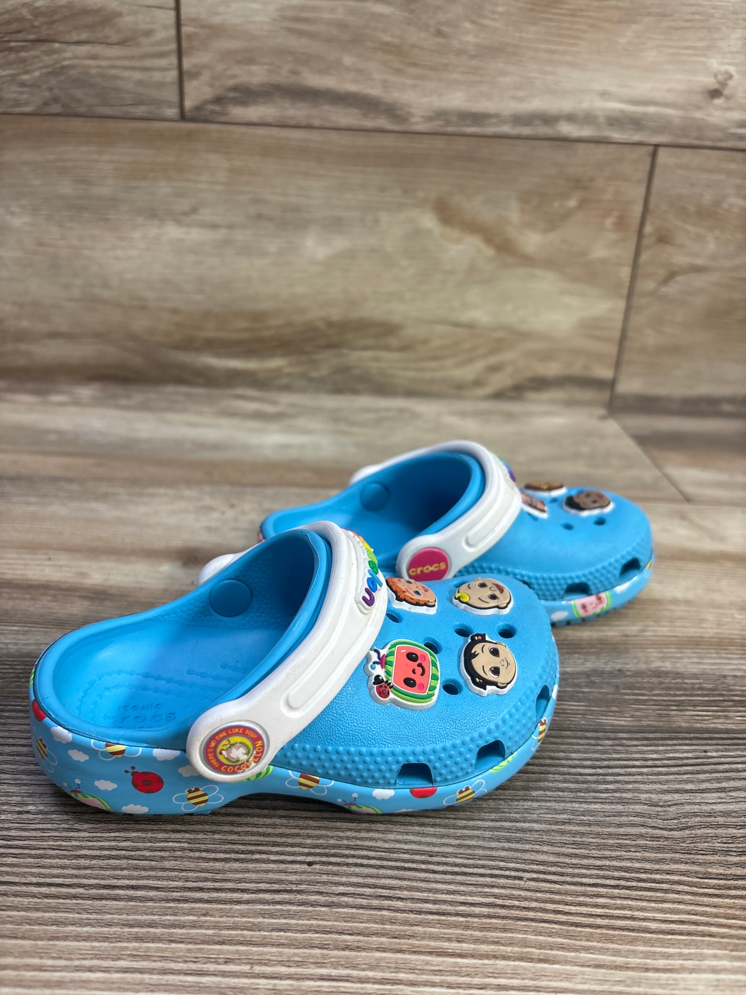 Crocs Cocomelon Classic Clogs Blue sz 7c