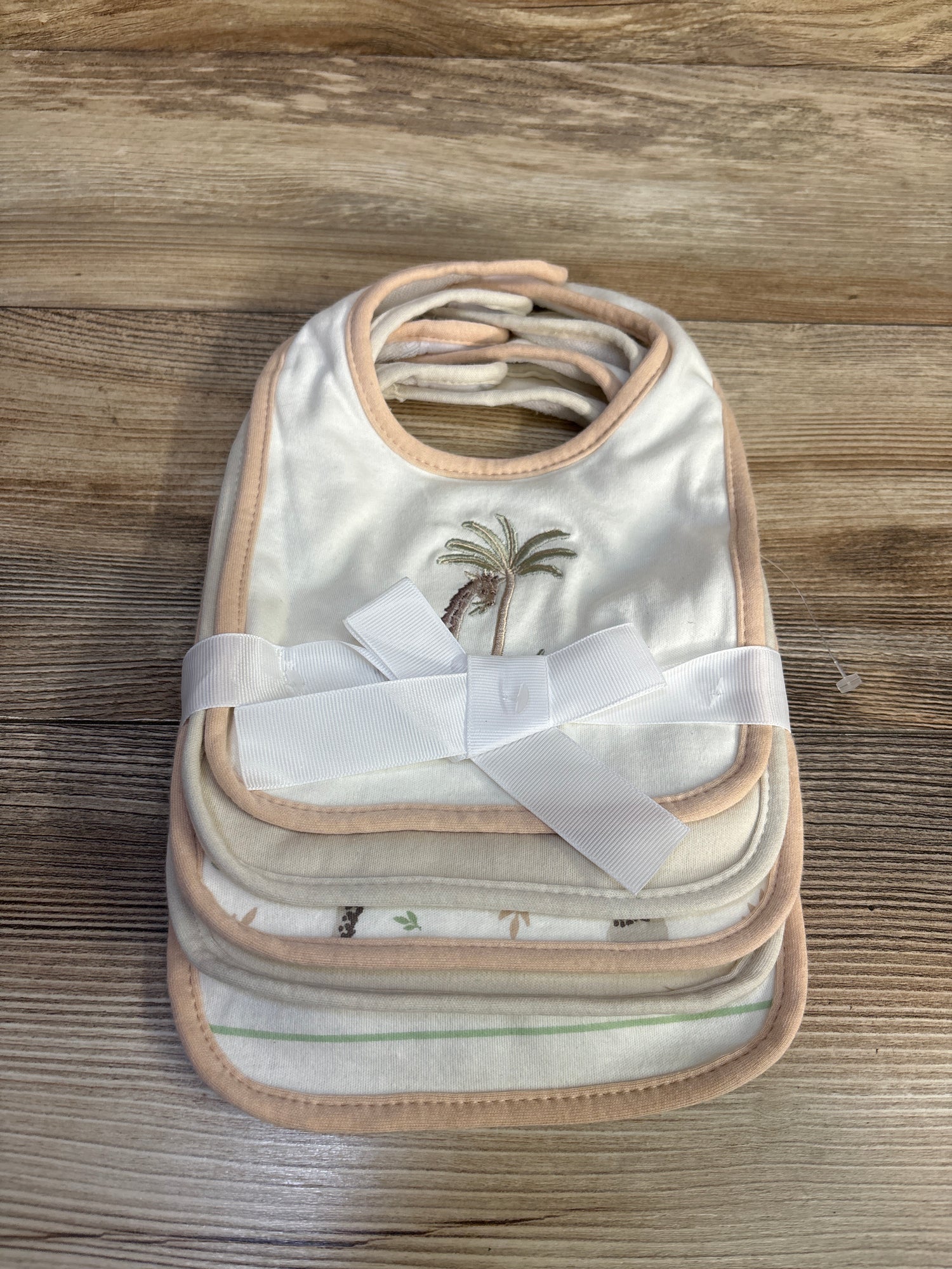NWOT Le Top Bebe 5pk Bibs Beige One Size