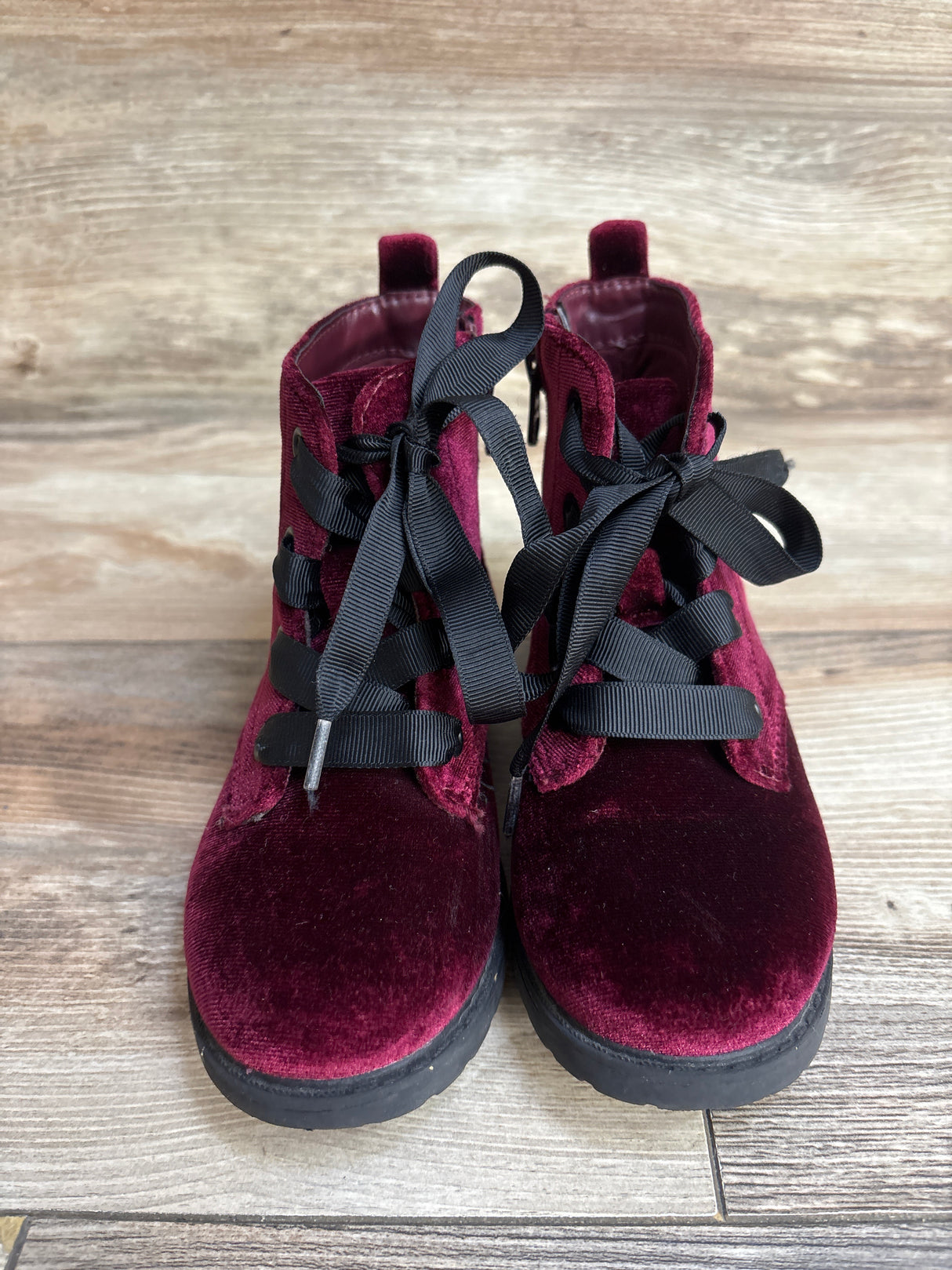 Cat & Jack Giovanna Crushed Velvet Lace-Up Combat Boots Red sz 11c