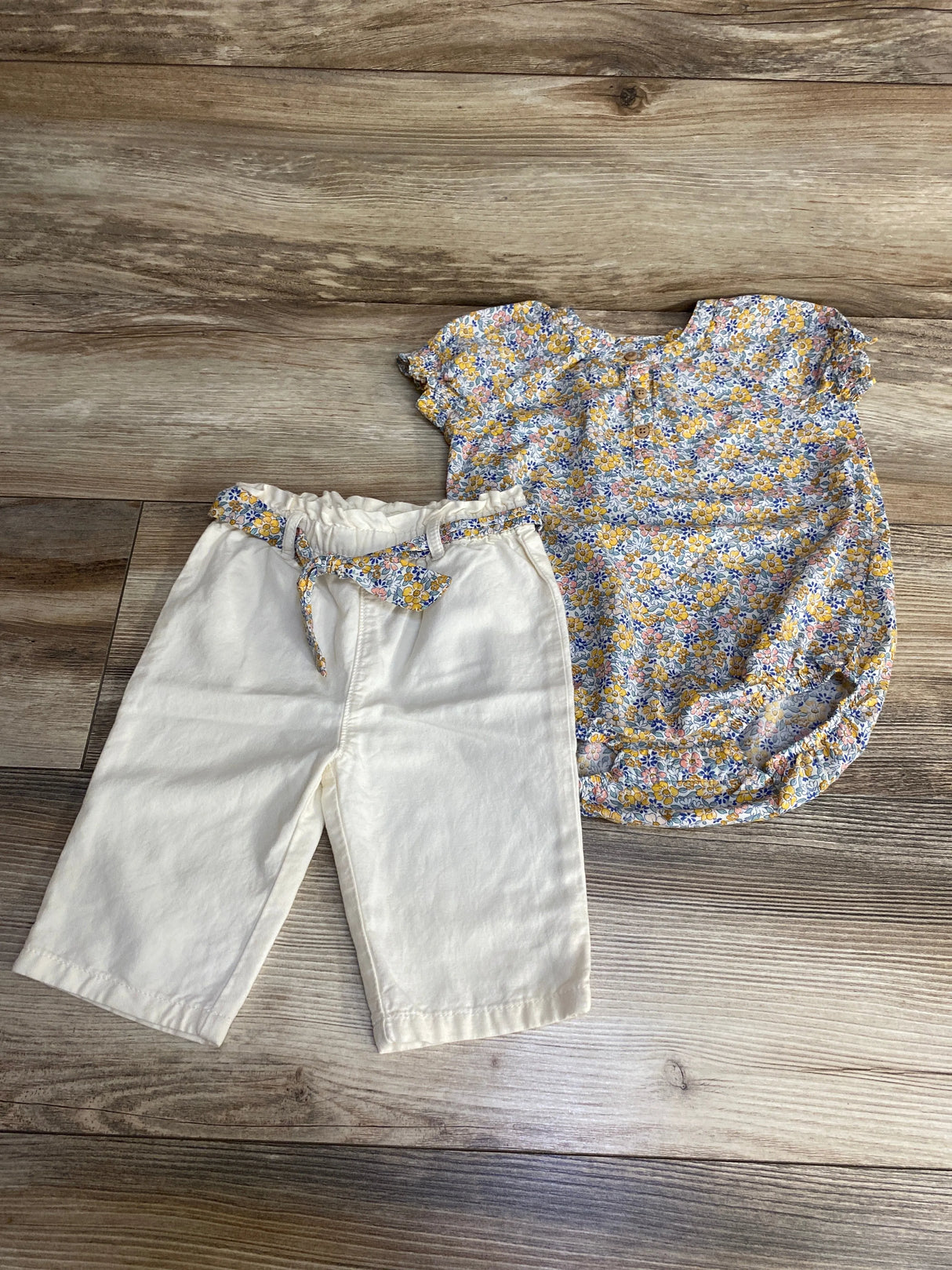Oshkosh 2pc Floral Bodysuit & Pants White sz 9m