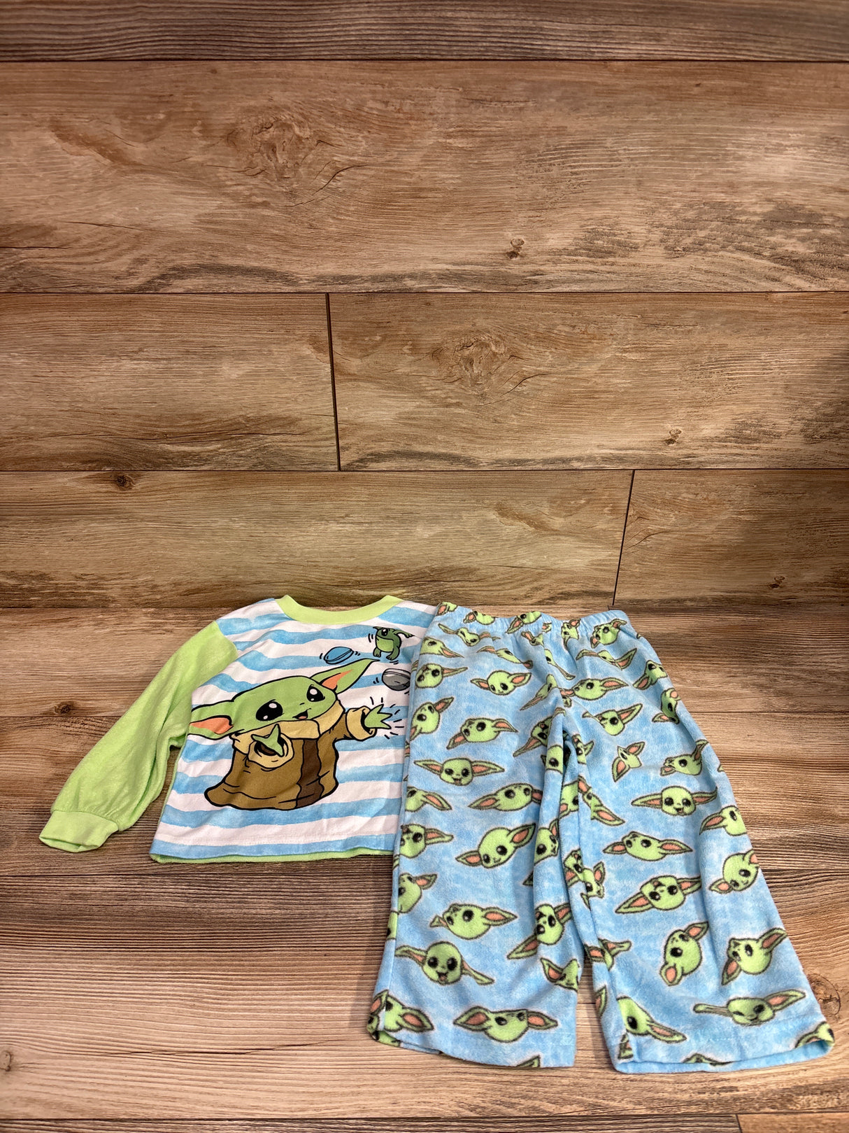 Star Wars 2pc Pajama Set Green sz 3T