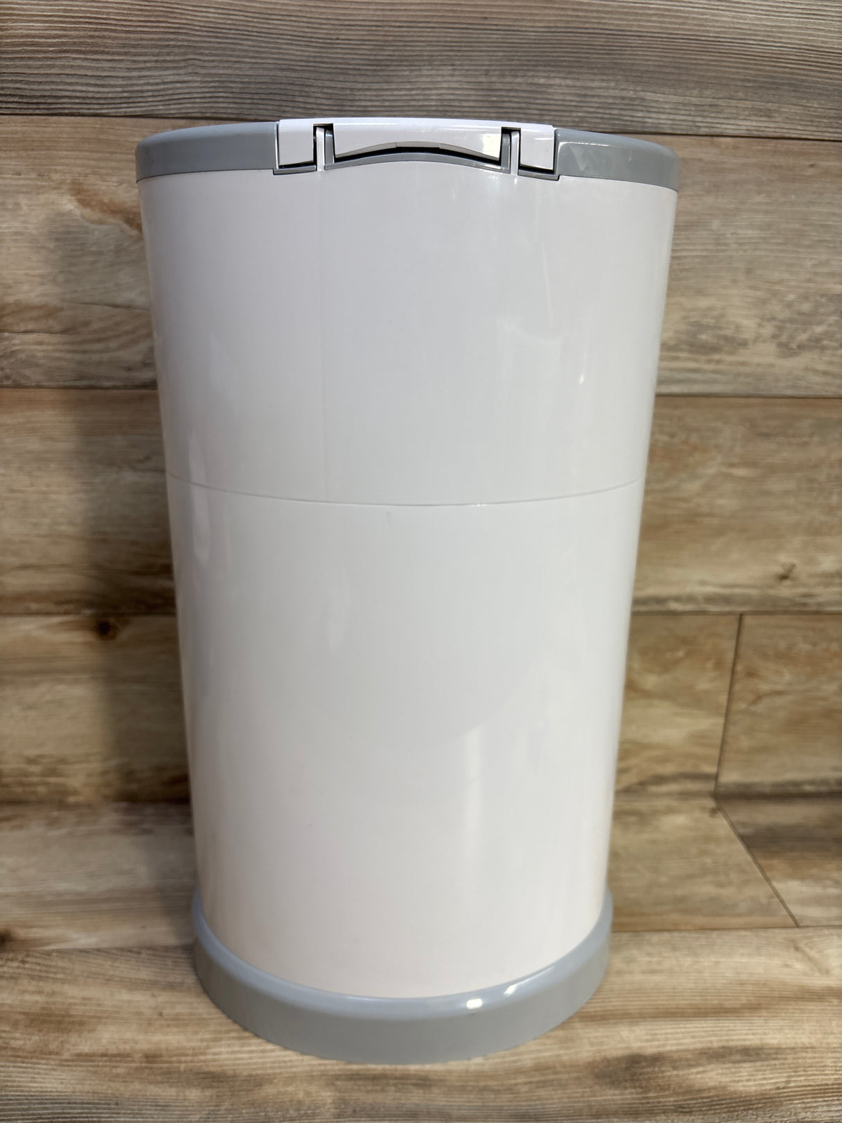 Dekor Plus Hands-Free Diaper Pail