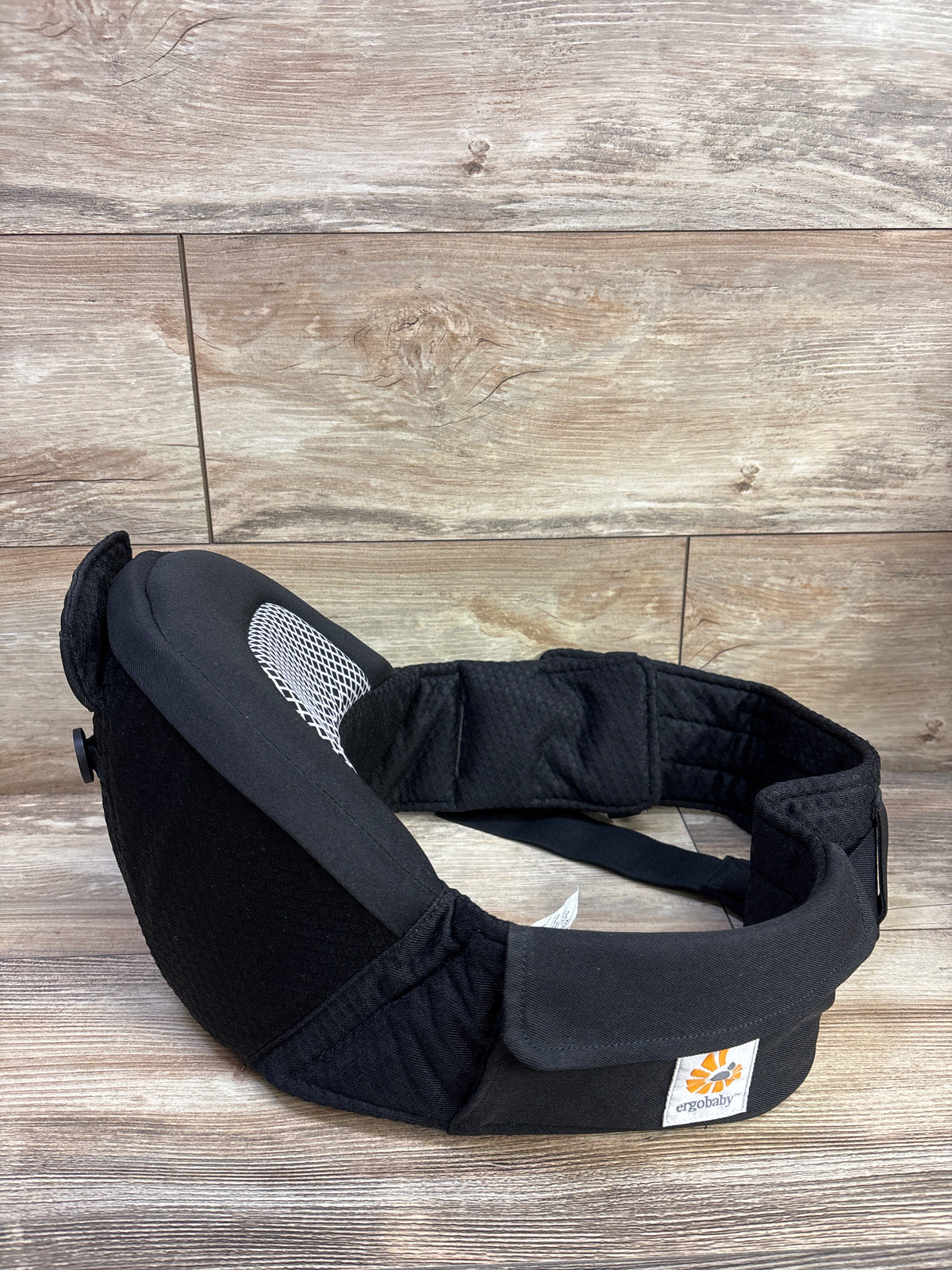 Ergobaby Alta Hip Seat Baby Carrier in Onyx Black 12-45lbs