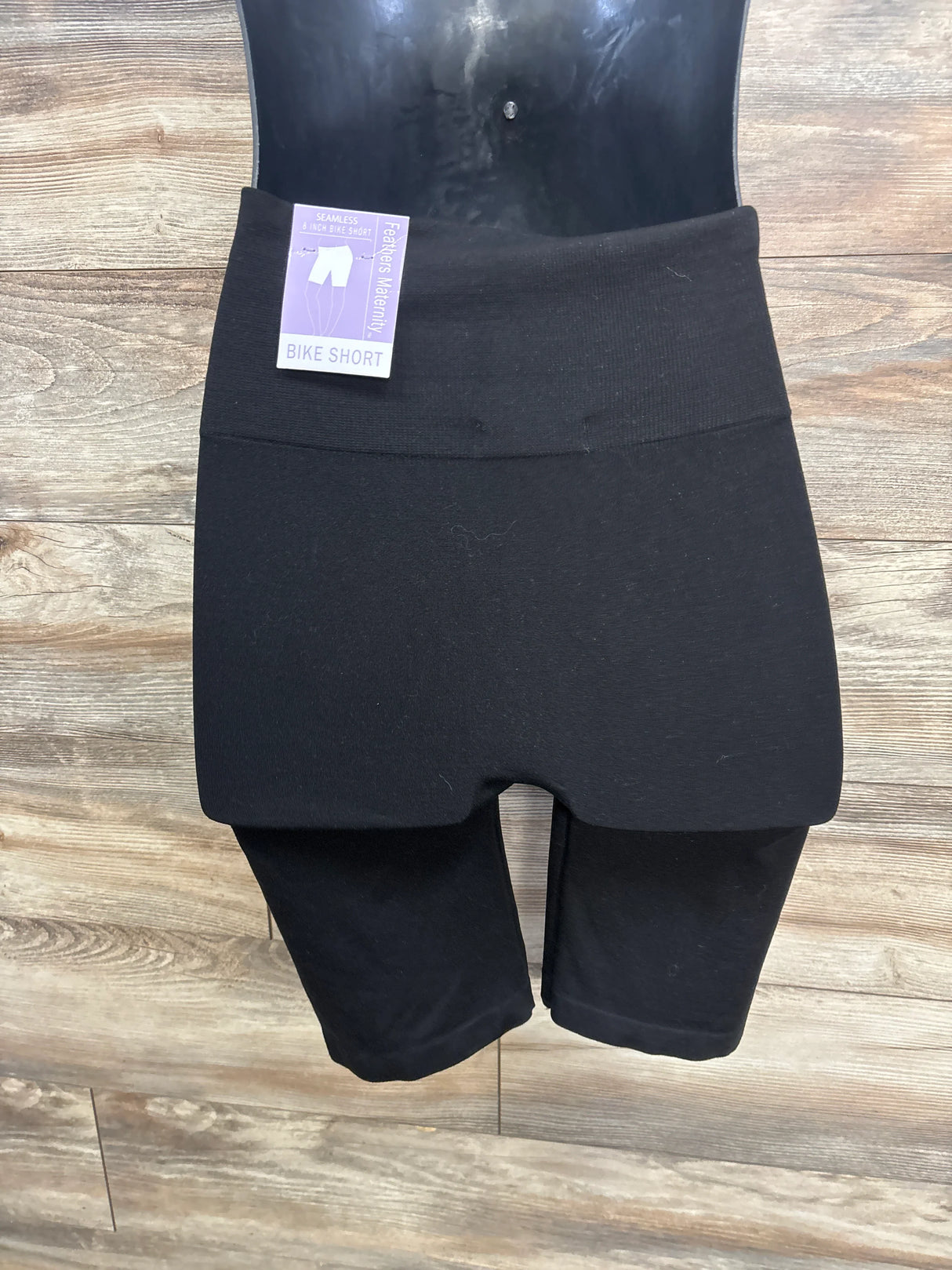 NEW Feathers Maternity Biker Shorts Black sz Medium