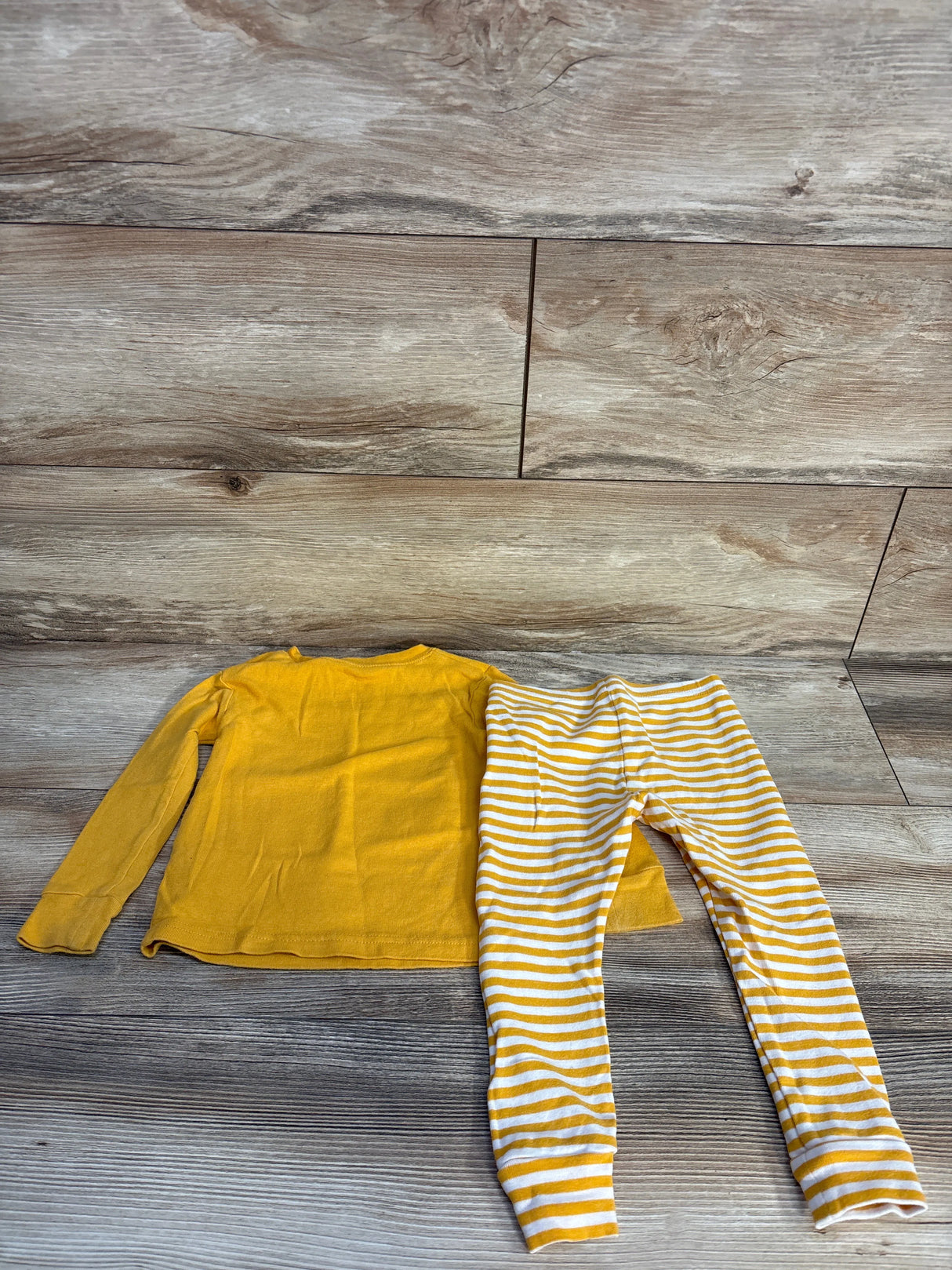 Carter's 2pc Dirt Magnet Pajama Set Yellow sz 24m