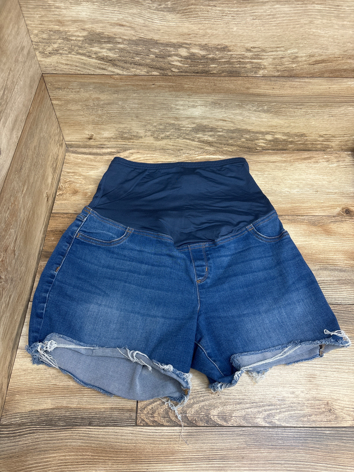 Ingrid & Isabel For Every Belly Full Panel Denim Shorts Blue sz Small