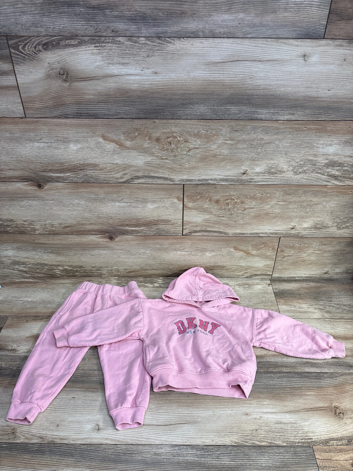 DKNY 2pc Pull Over Hoodie & Joggers Pink sz 3T