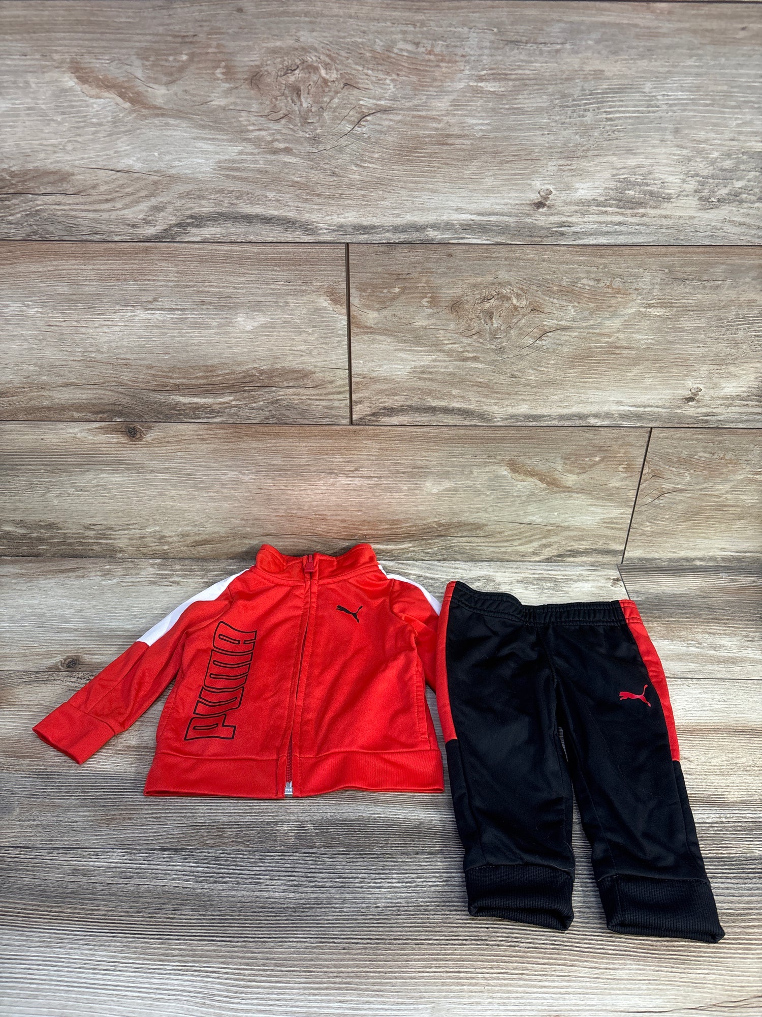 Puma 2pc Tracksuit Red sz 6/9m