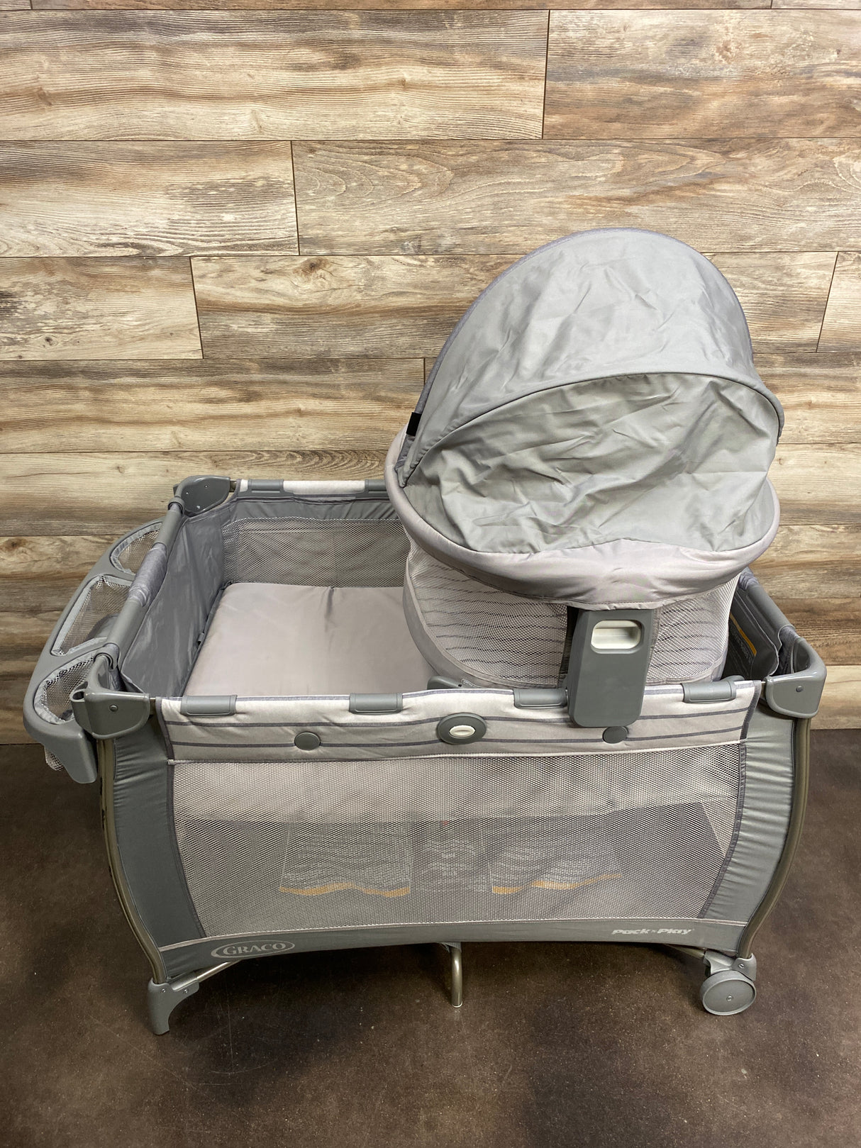 Graco Pack n Play Dome LX Playard in Maison