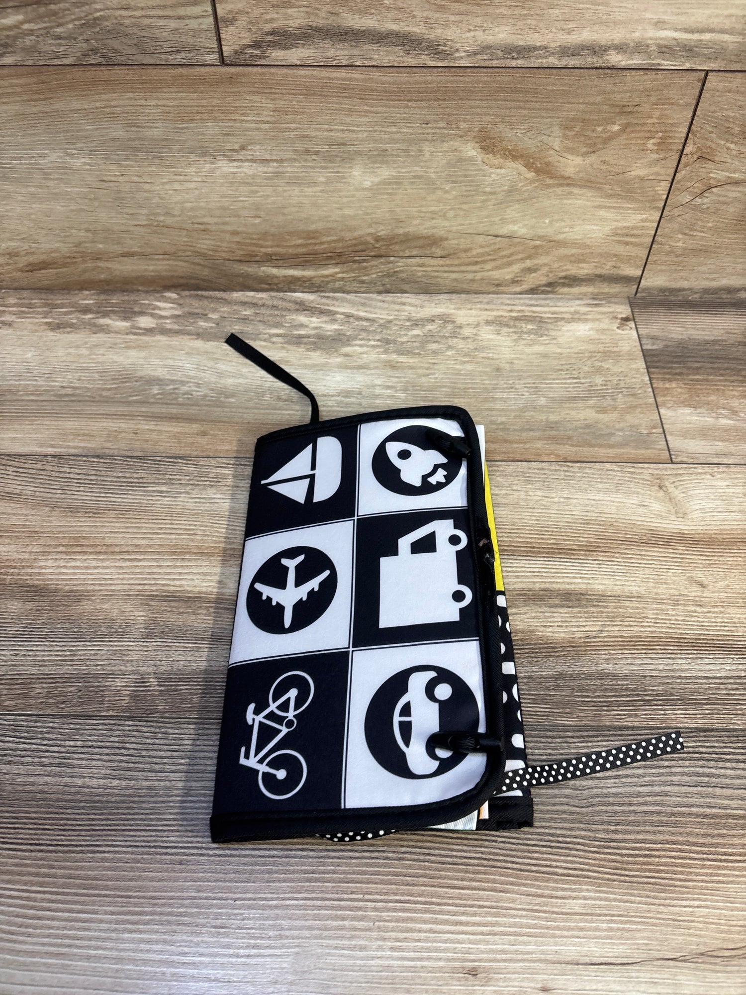 Thremhoo High Contrast Tummy Time Mirror with Teethers and Soft Crinkle Book