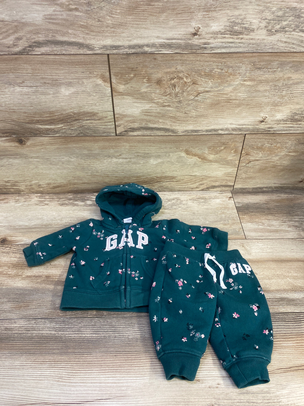 Baby Gap 2pc Floral Full Zip Jacket & Joggers Set Green sz 0-3m