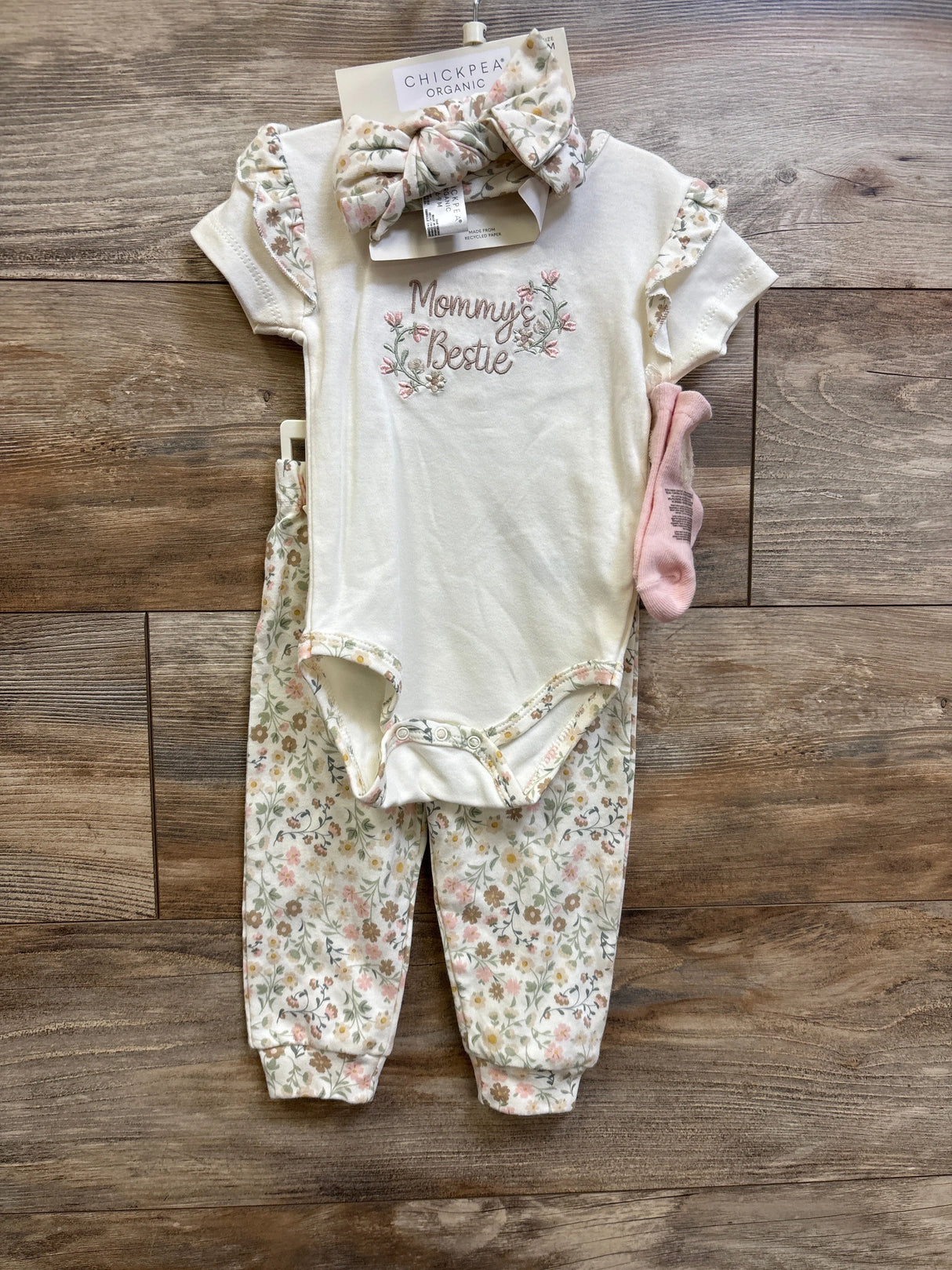 NWOT Chick Pea 4pc Mommy's Bestie Layette Set White sz 6-9m
