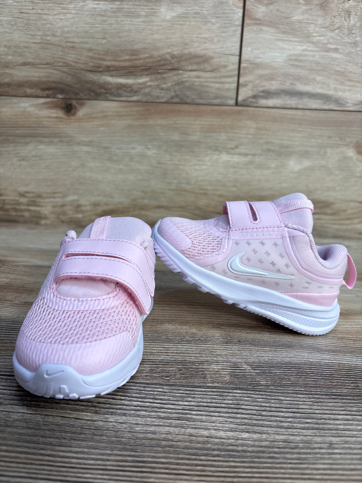 Nike Star Runner 5 Sneakers Pink sz 6c