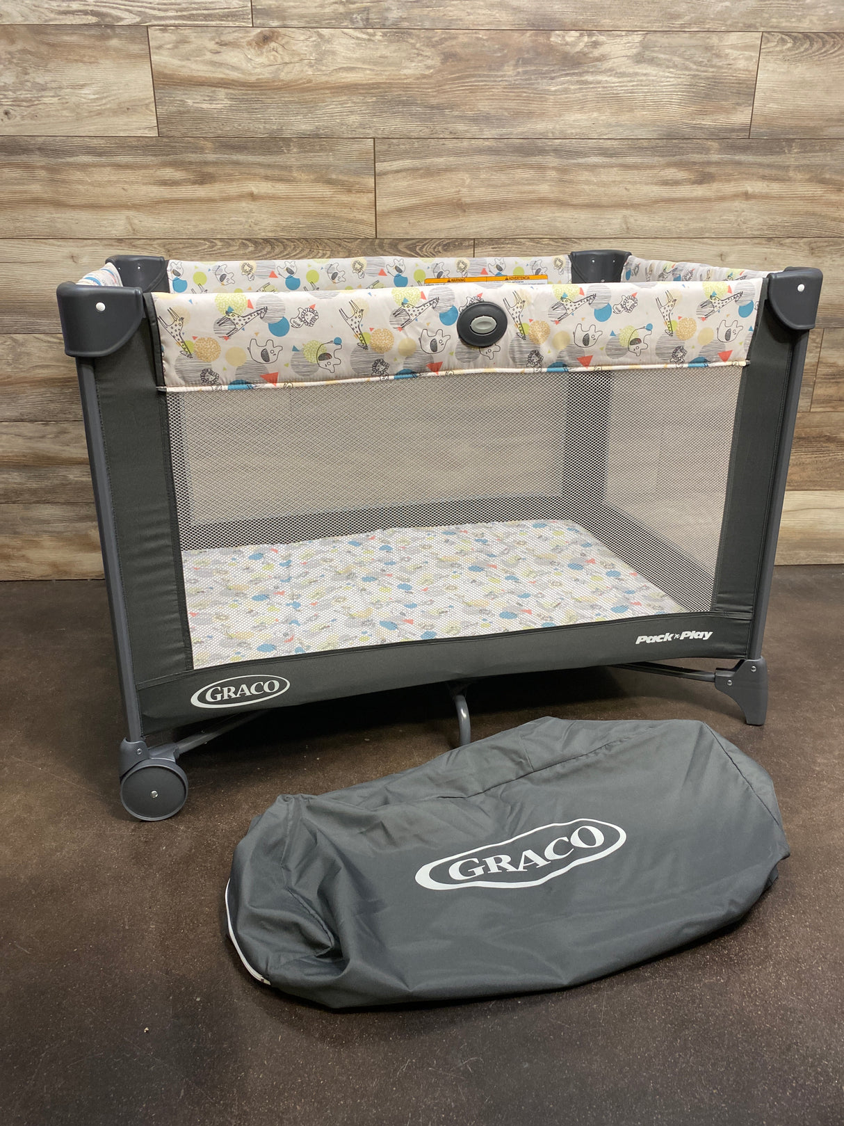 NEW Graco Pack 'n Play Portable Playard in Carnival