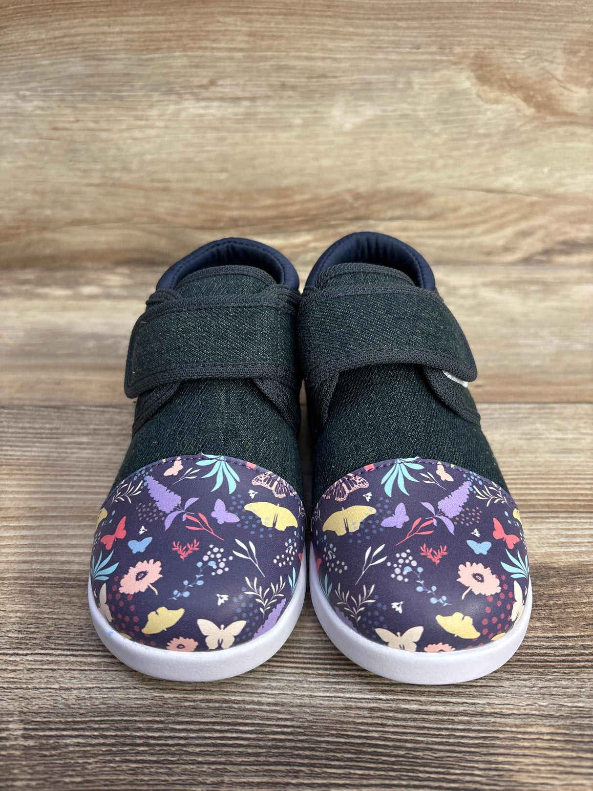 Ikiki Butterfly Daydream Squeakerless Sneakers Purple sz 10c