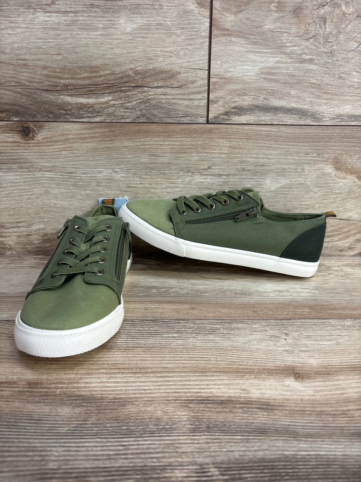 NEW Cat & Jack Lucian Double Zipper Sneakers Green sz 6Y