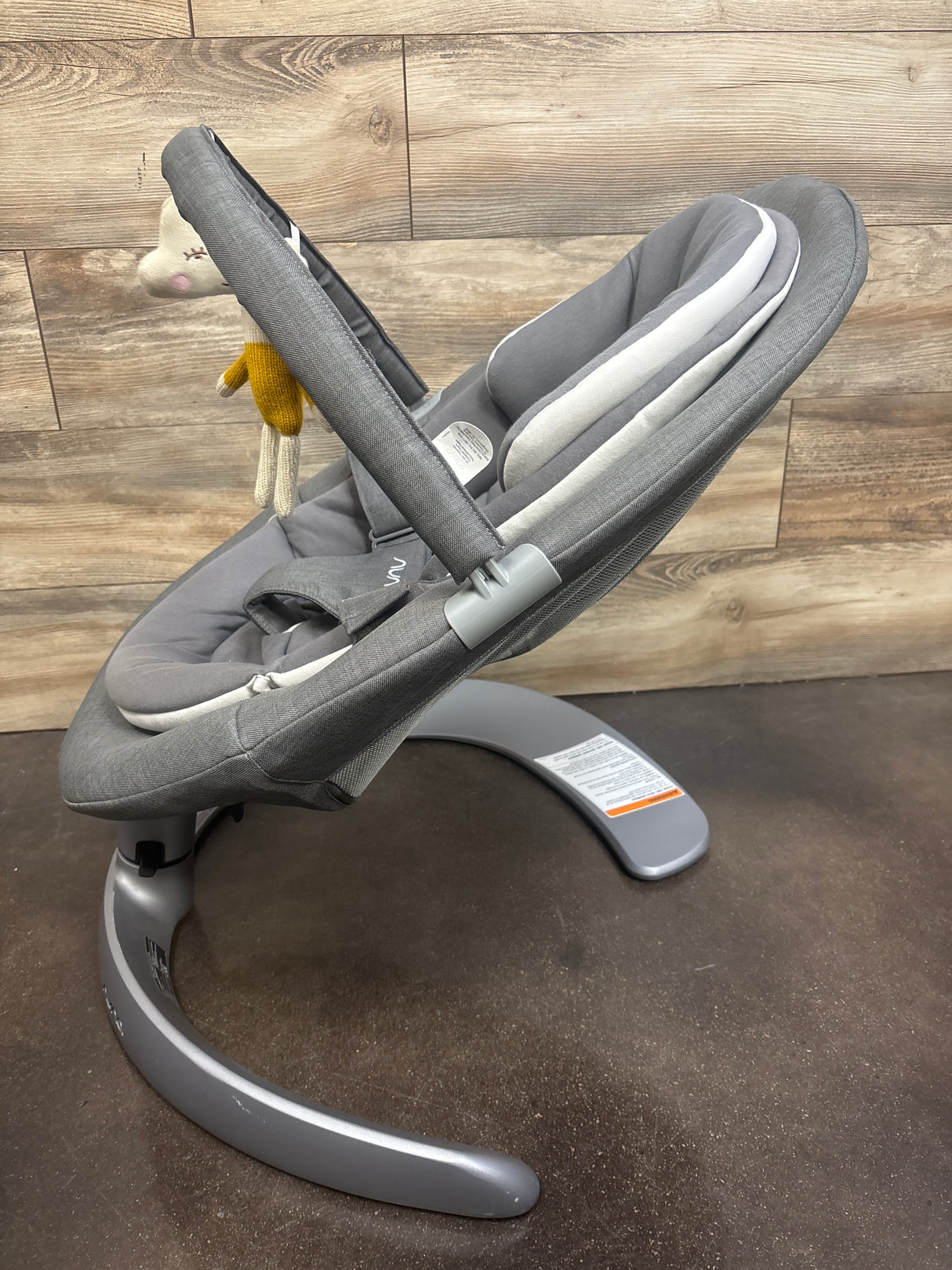 Nuna Leaf Grow Baby Swing with Toy Bar in Granite
