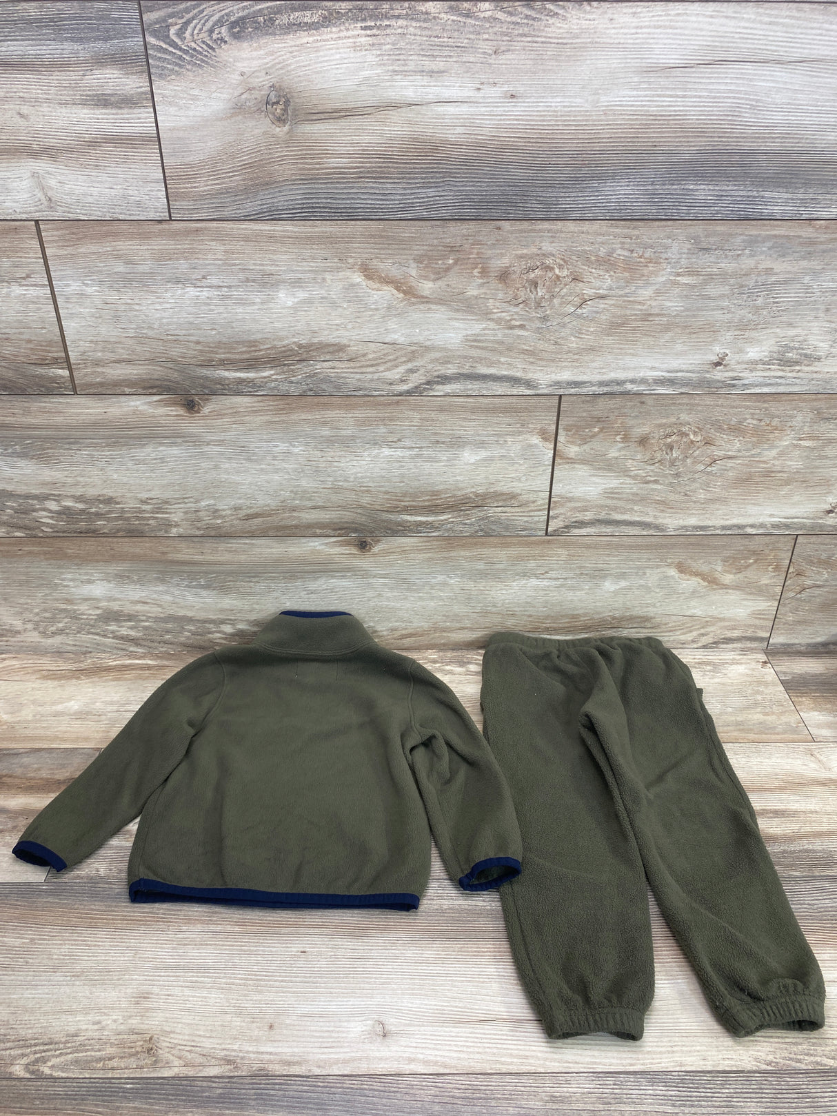 Old Navy Fleece Pullover and Pants Set Green sz 4T