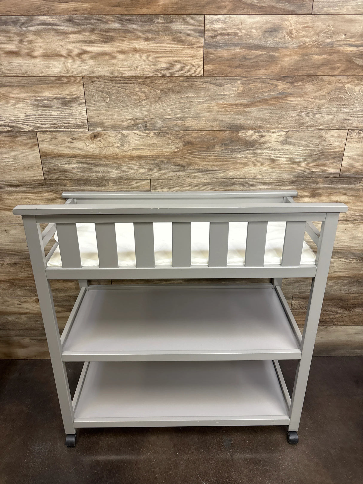Delta Children Liberty Changing Table with Pad