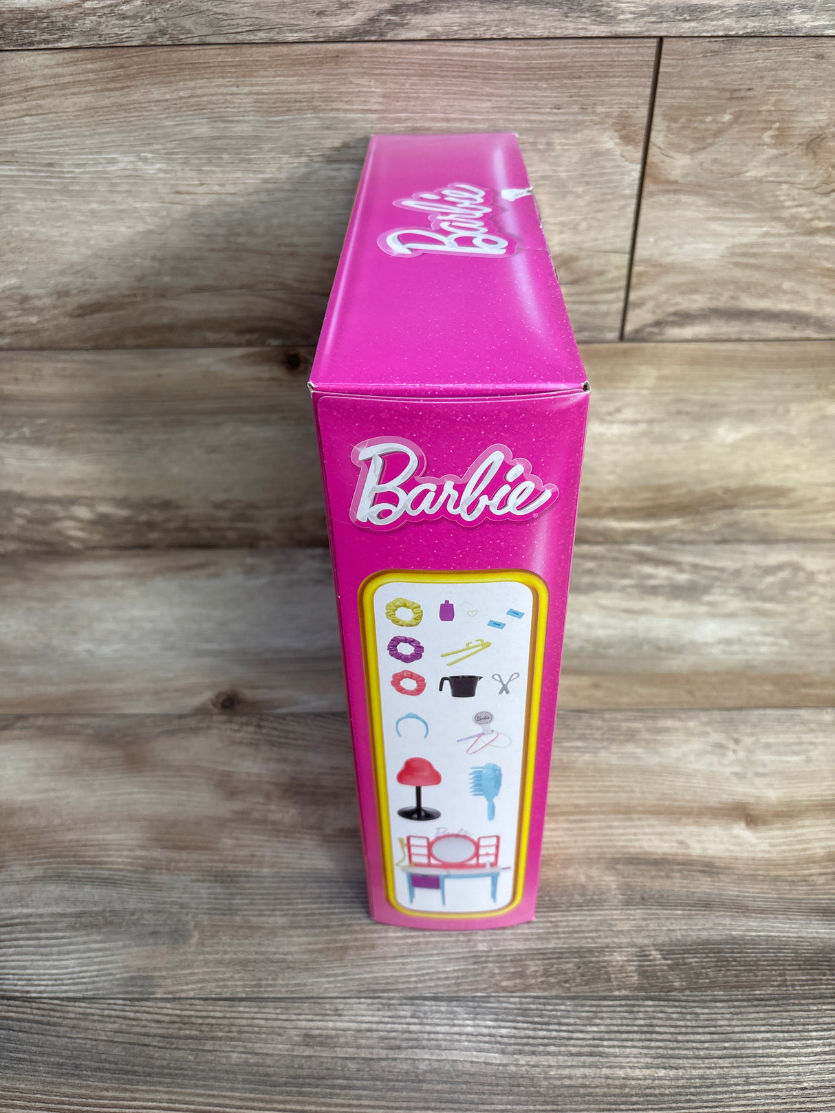 NEW Barbie Doll and Hair Salon Playset