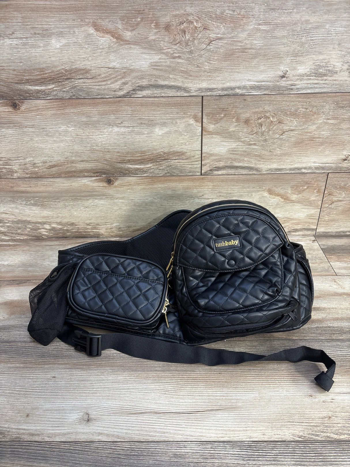 Tushbaby Hip Carrier in Vegan Leather Black up to 45lbs