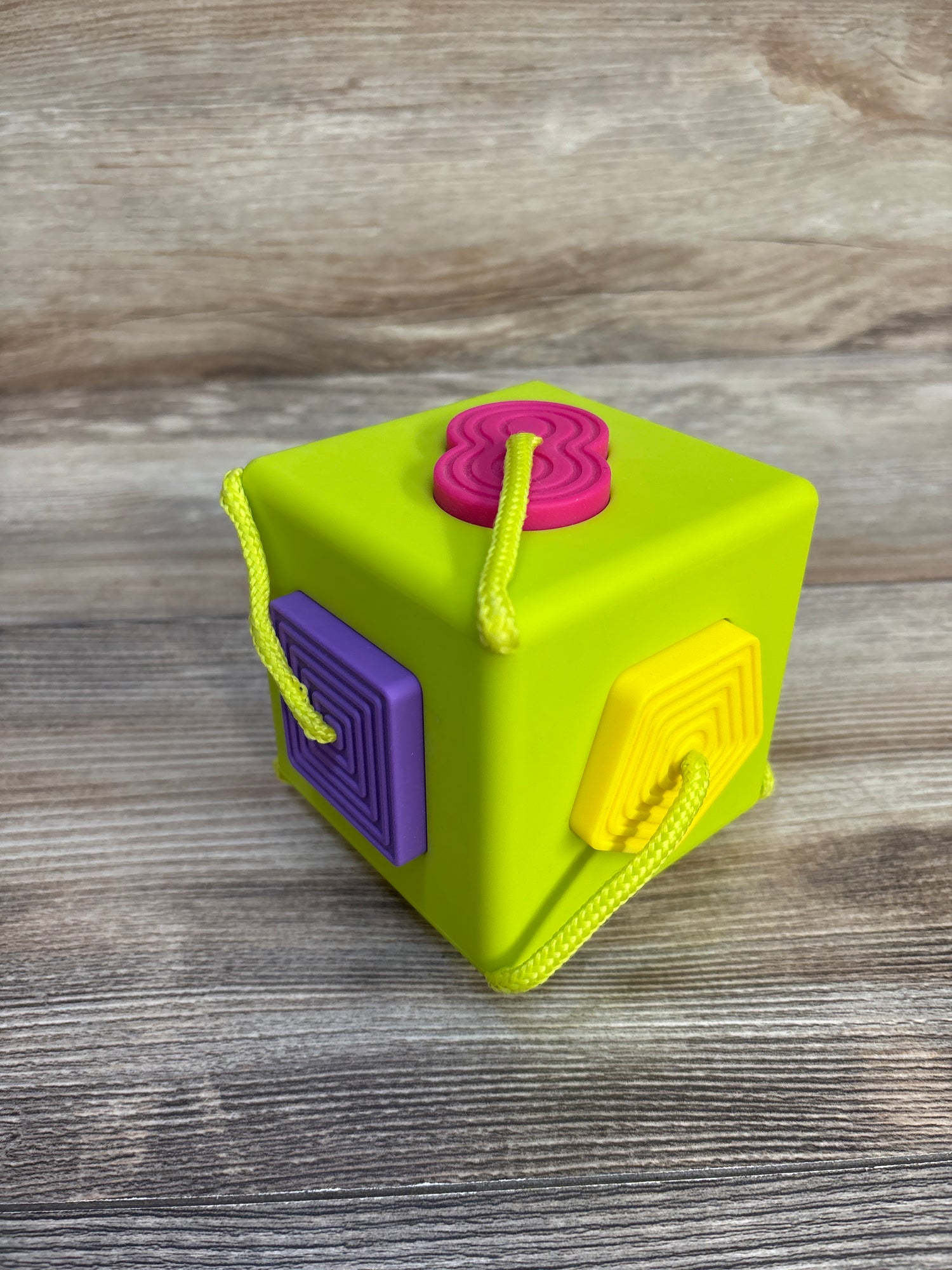 Fat Brain Toys OombeeCube