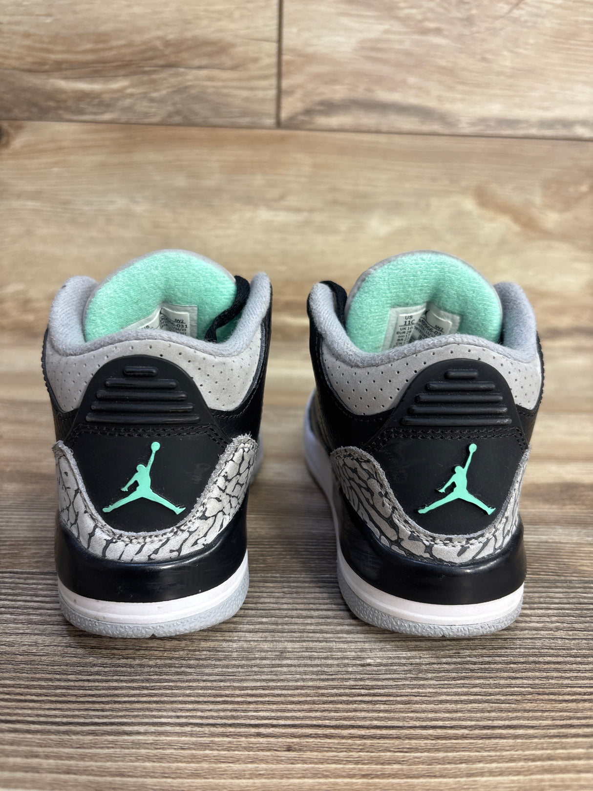 Air Jordan 3 Retro PS 'Green Glow' Sneakers, Black sz 11c