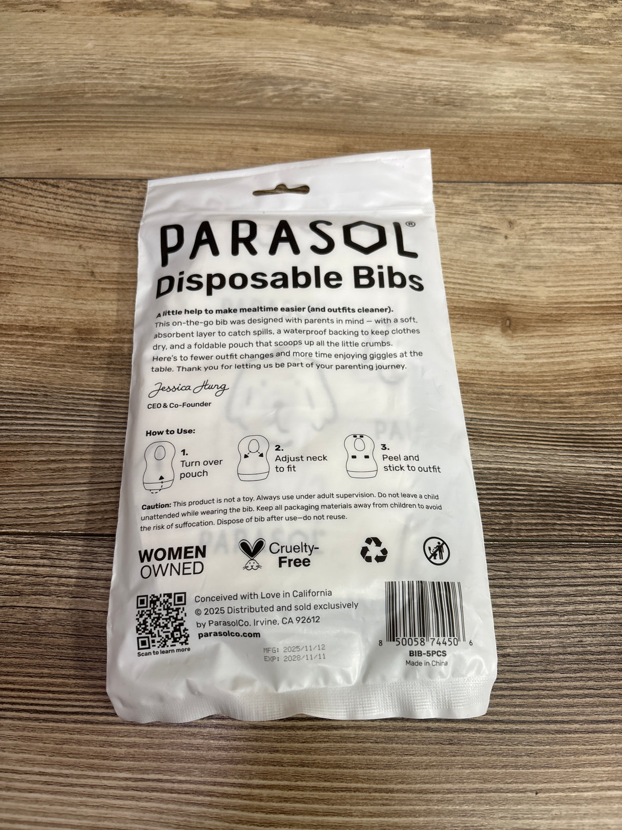 NEW Parasol Disposable Bibs 5pk