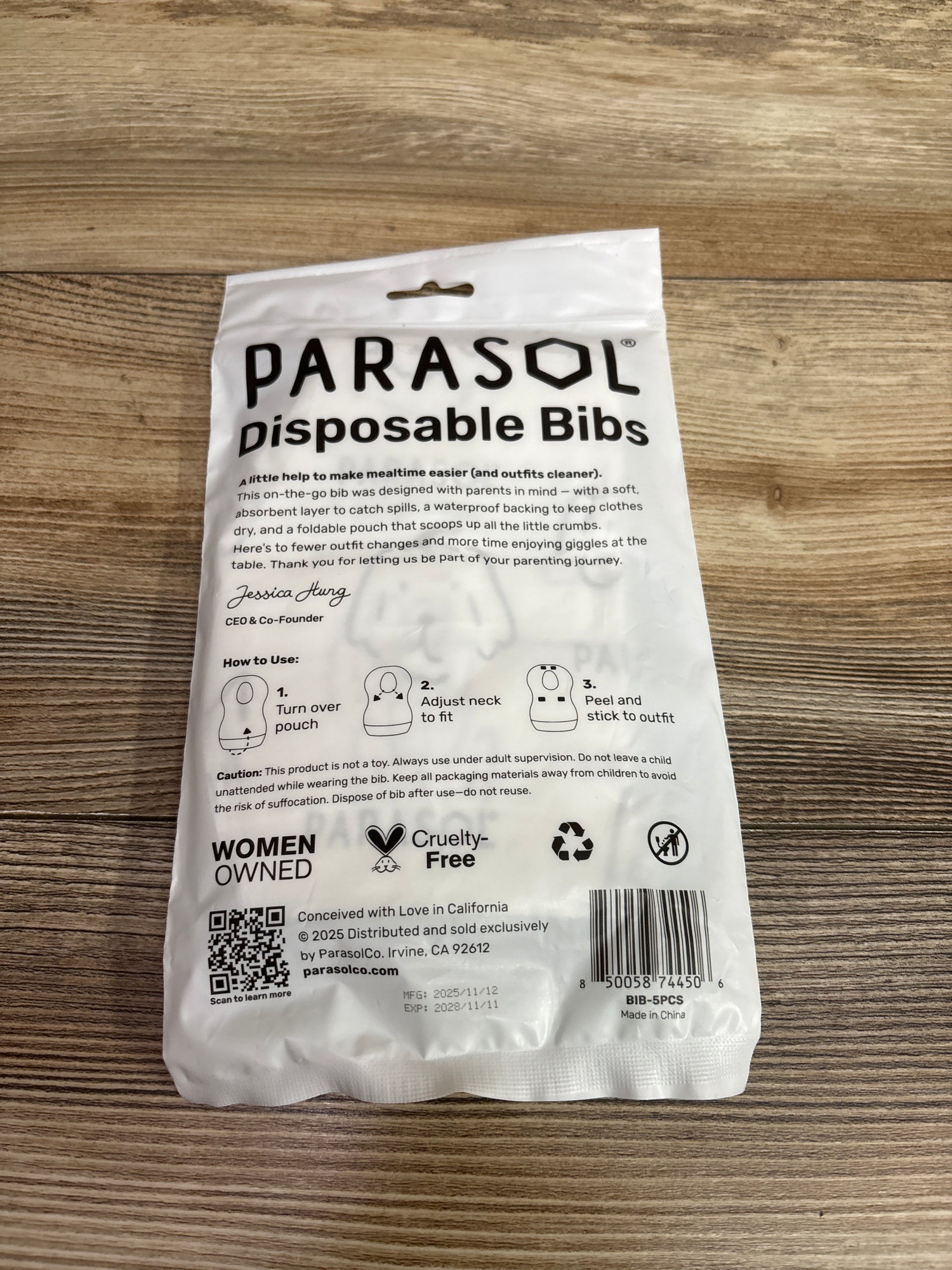 NEW Parasol Disposable Bibs 5pk
