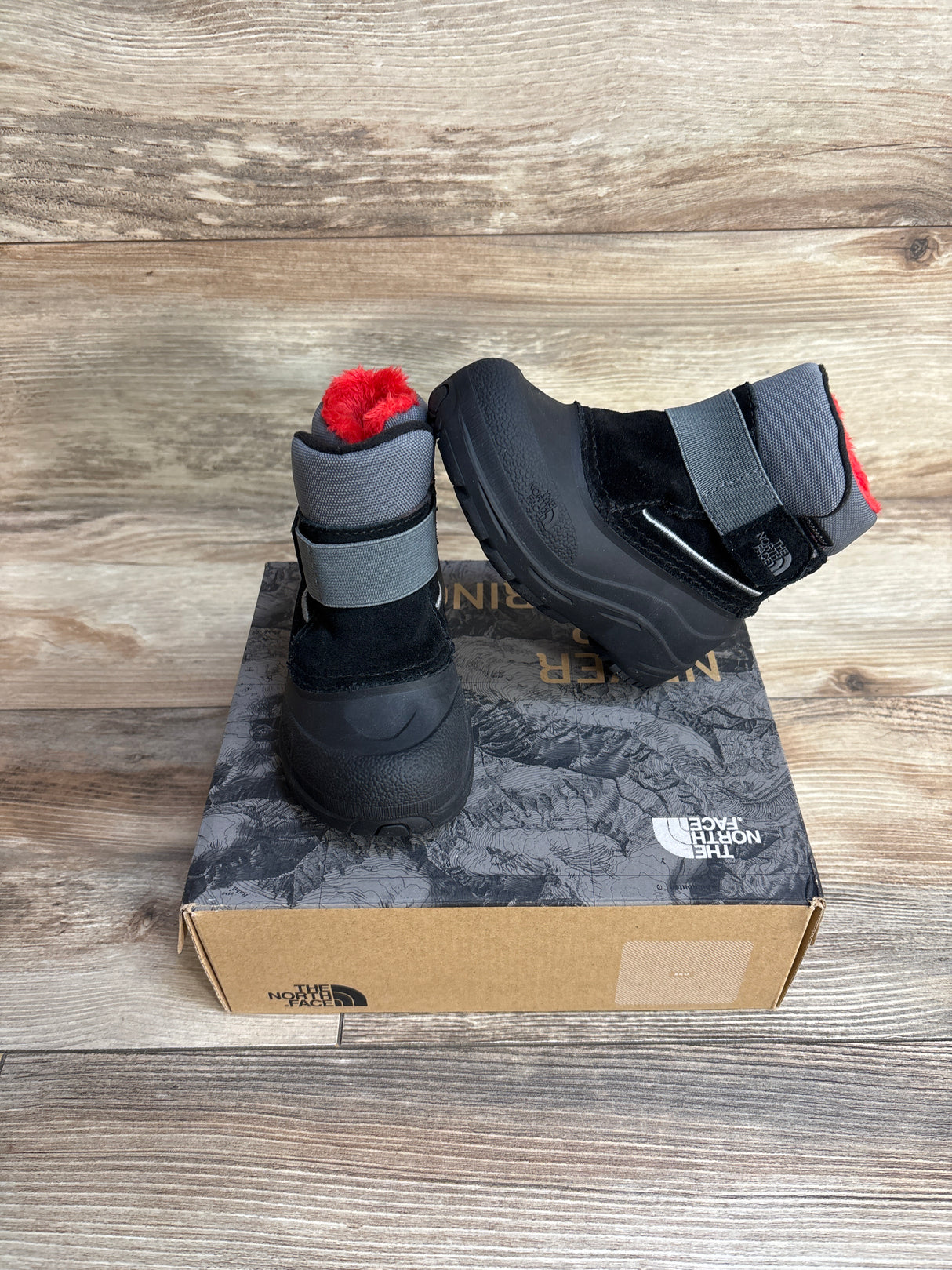 NEW The North Face Alpenglow Winter Boots Grey sz 7c